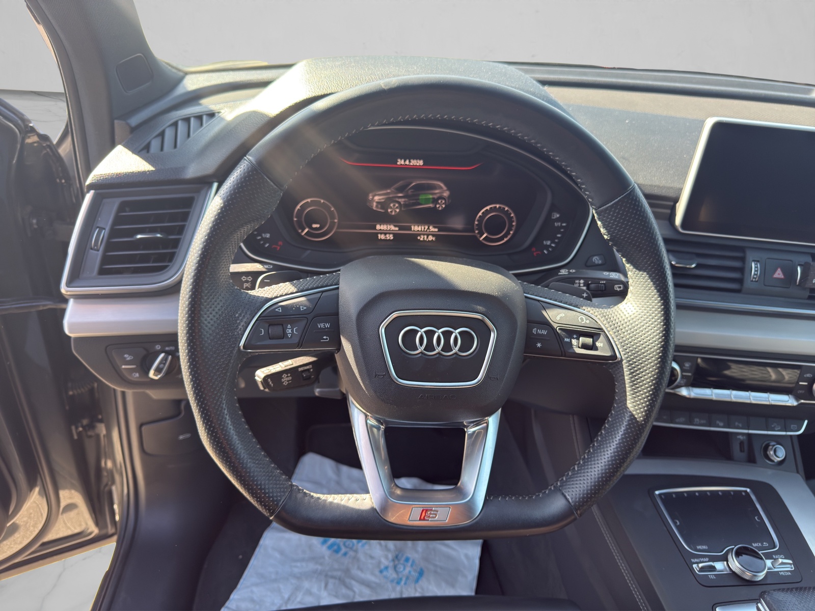 AUDI Q5 55 TFSI e sport quattro-image-9