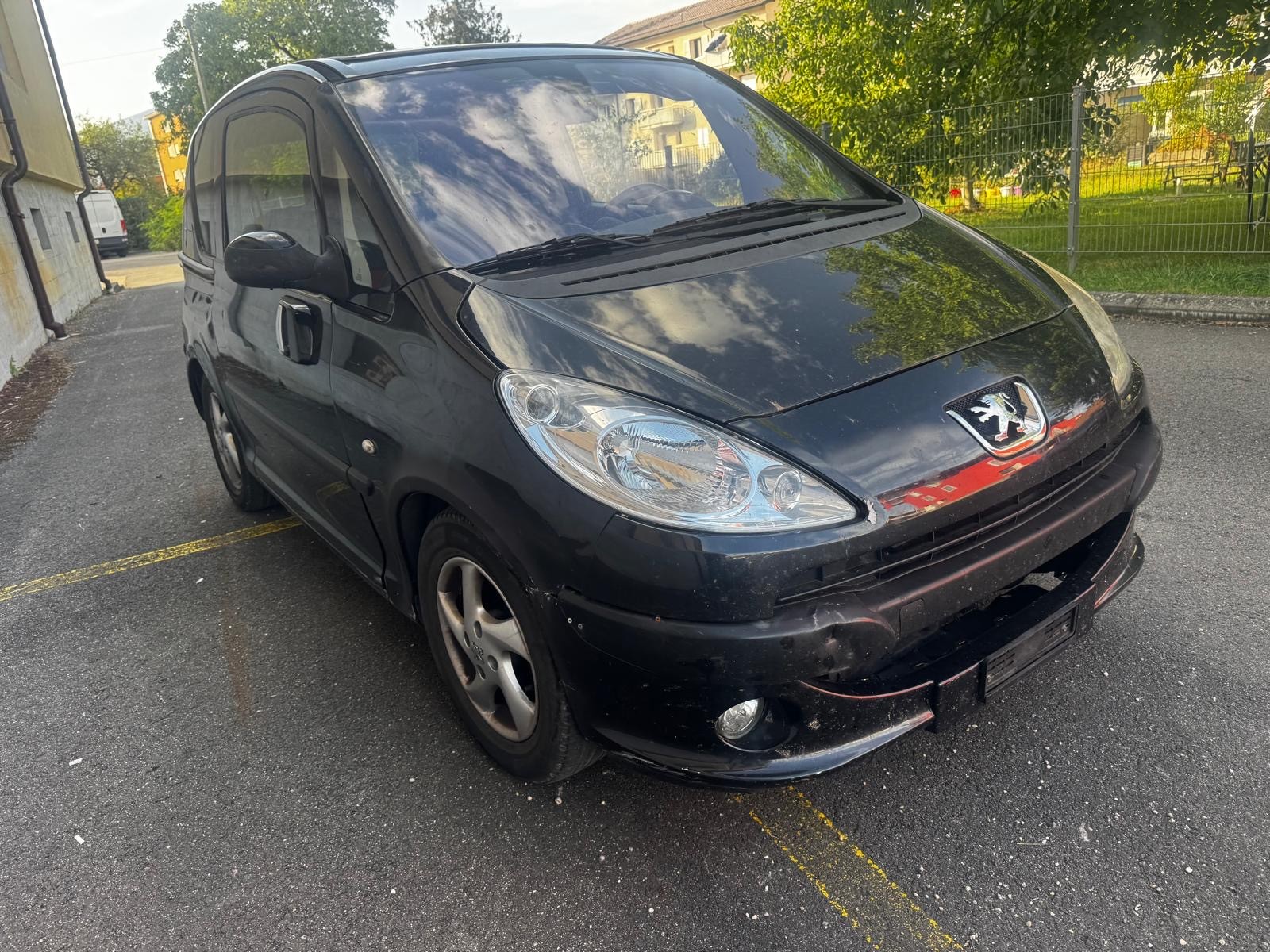 PEUGEOT 1007 1.6 Trendy 2-Tronic-image-2