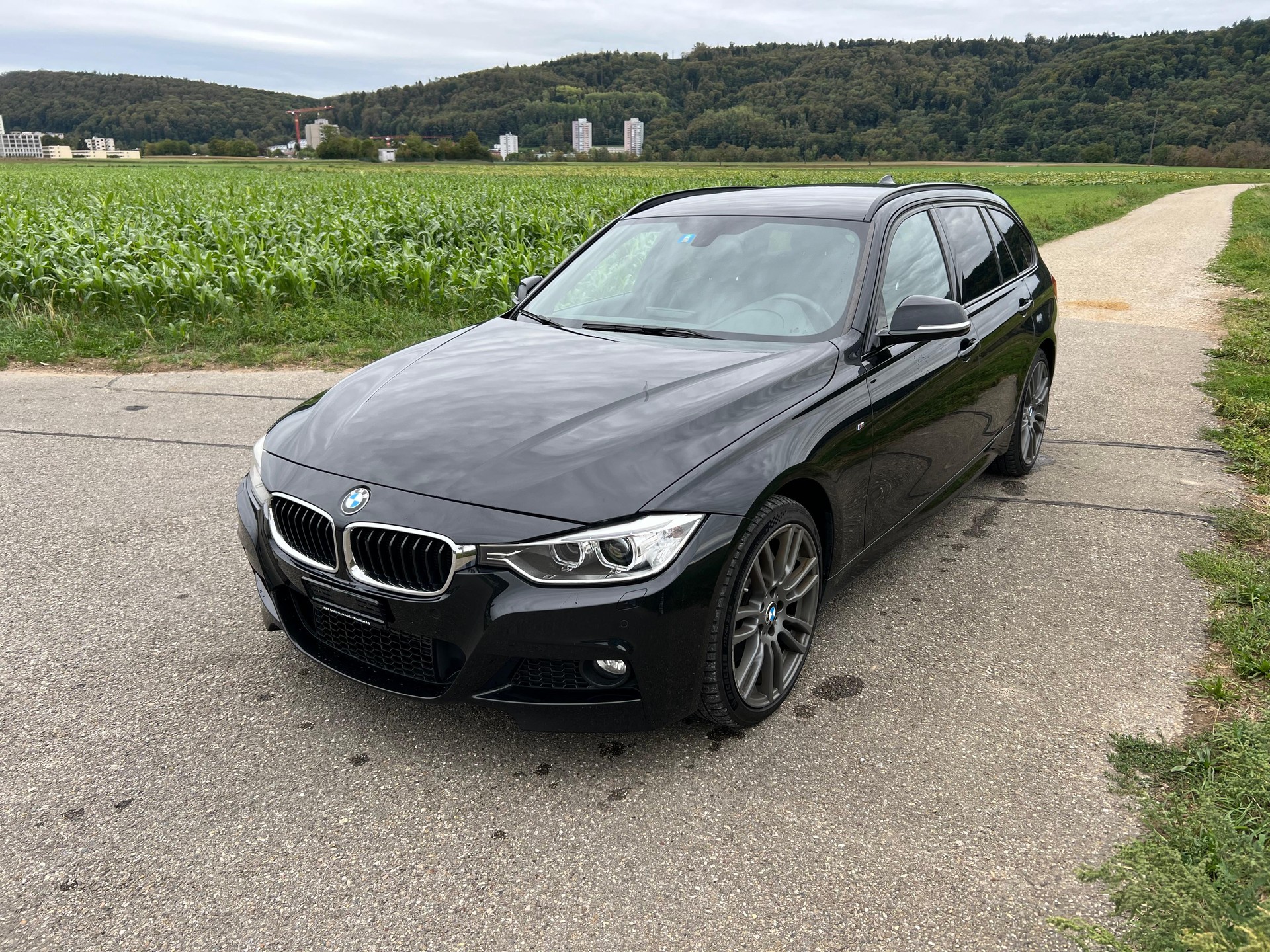 BMW 335i xDrive Touring Steptronic-image-0