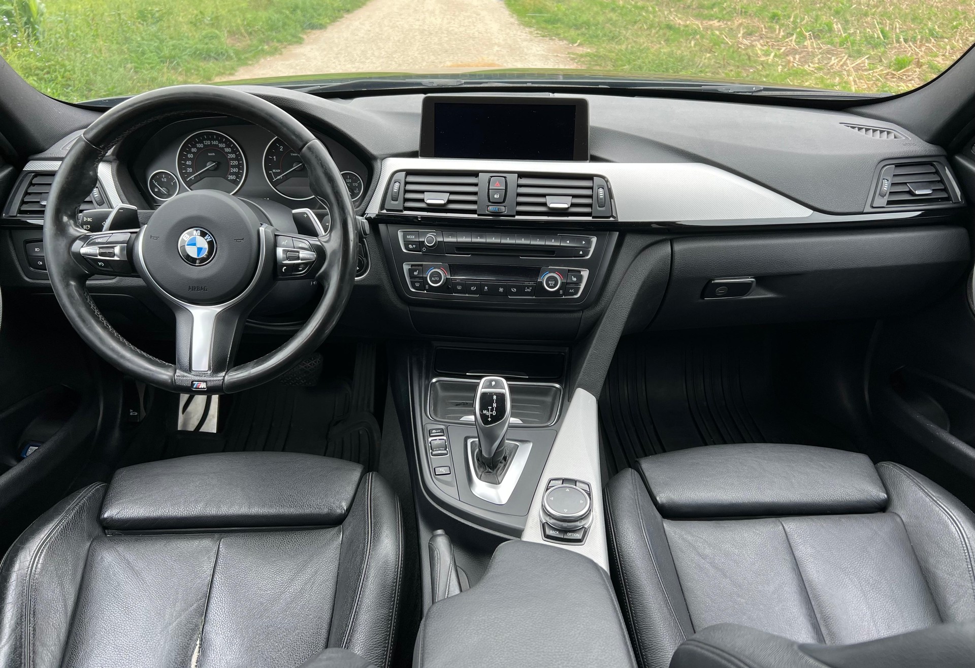 BMW 335i xDrive Touring Steptronic-image-9
