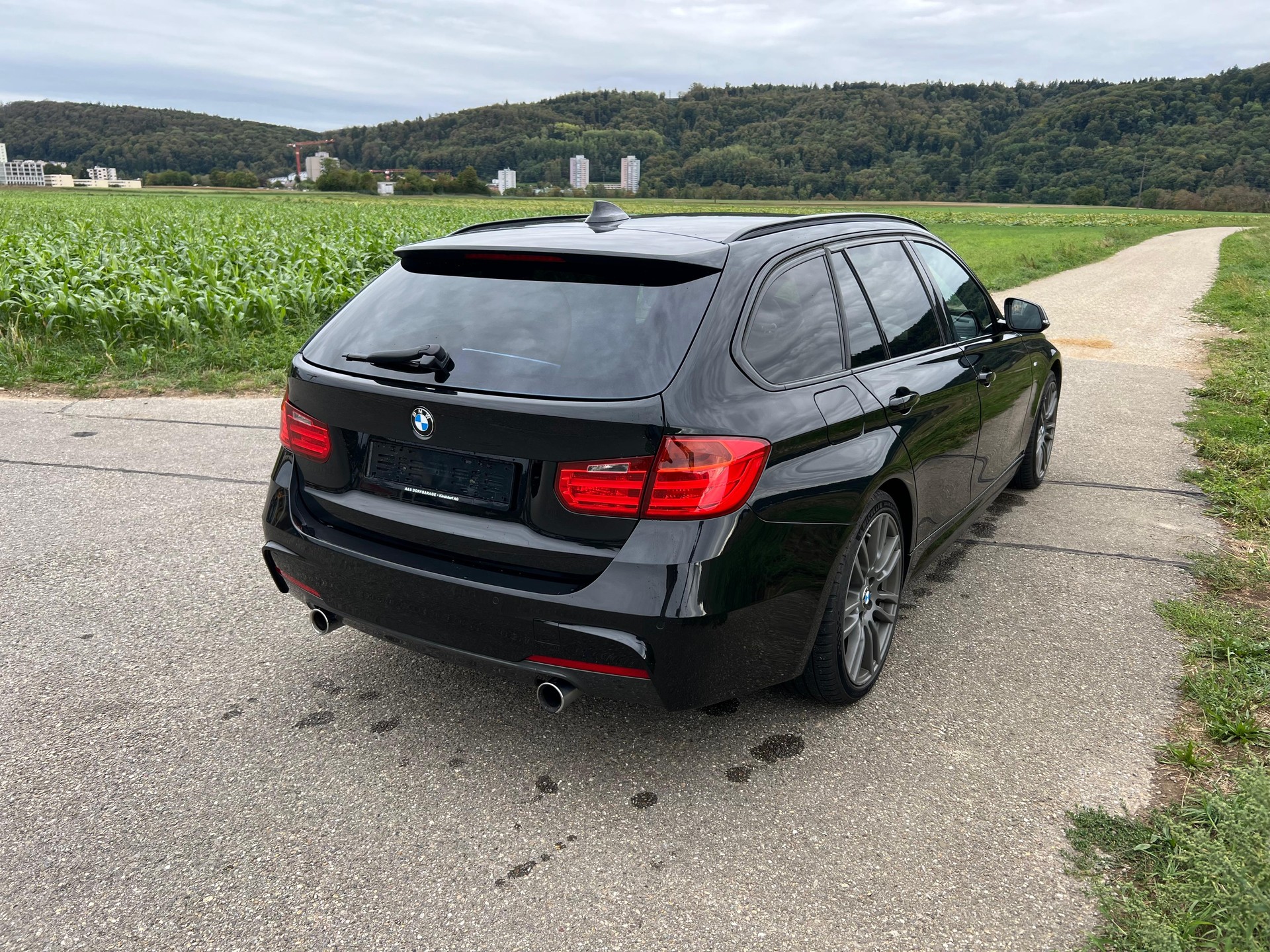 BMW 335i xDrive Touring Steptronic-image-4