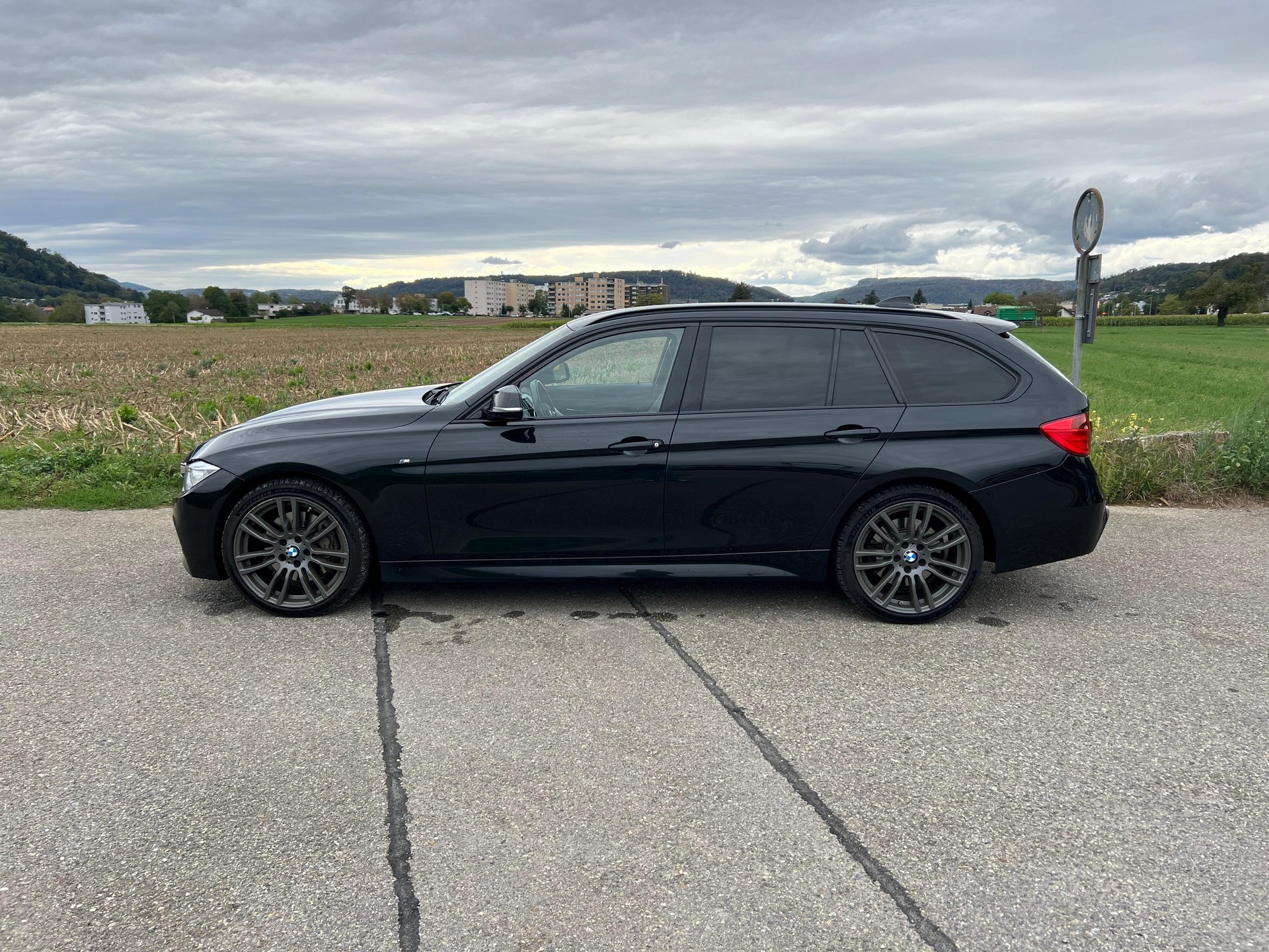 BMW 335i xDrive Touring Steptronic-image-1