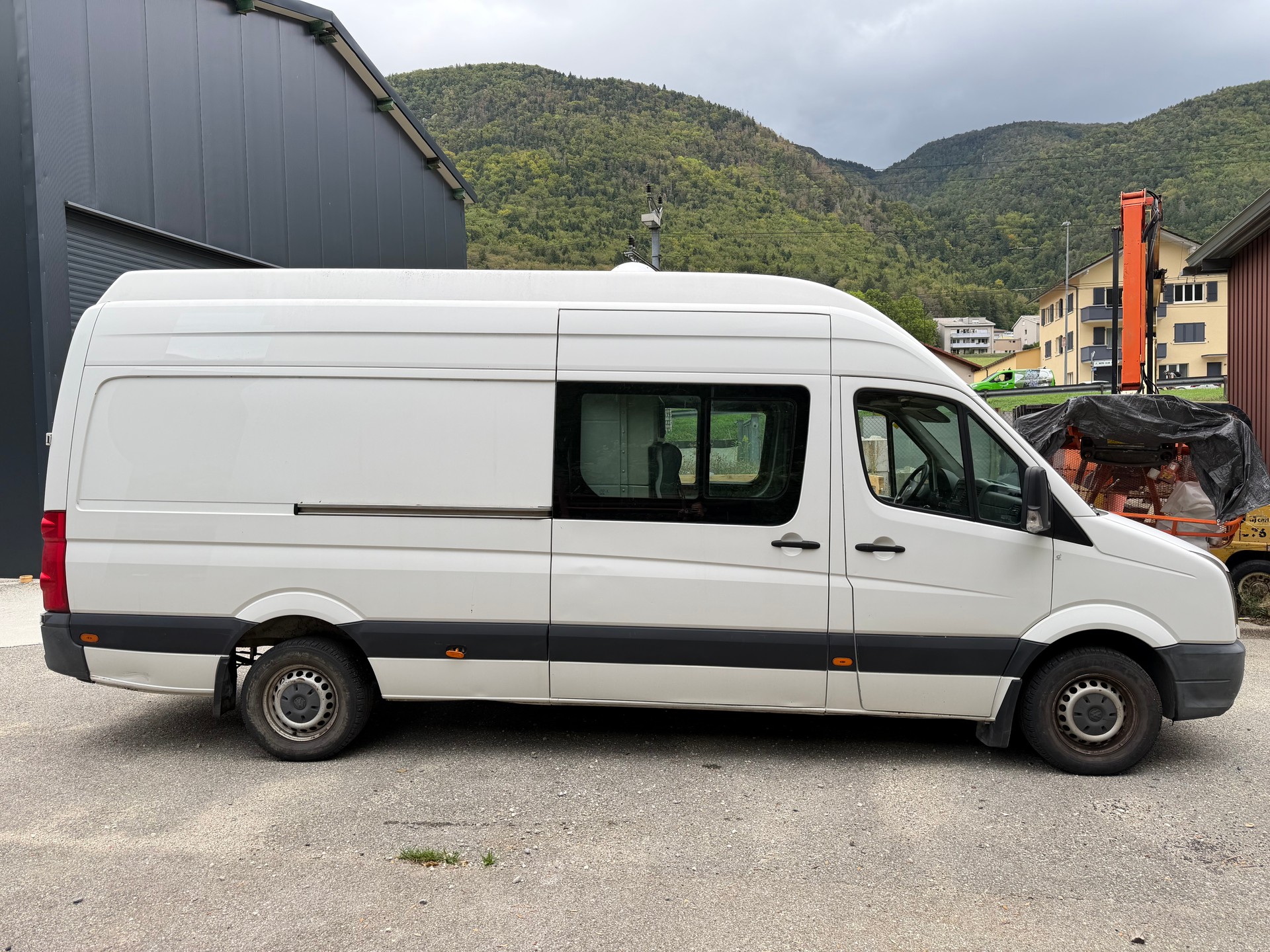 VW Crafter 35 2.0 BiTDI CR-image-1