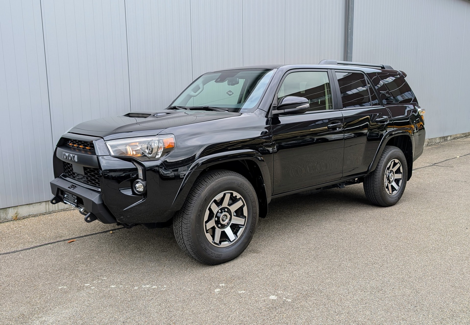TOYOTA 4RUNNER TRD OFF-ROAD-showroom-element-3