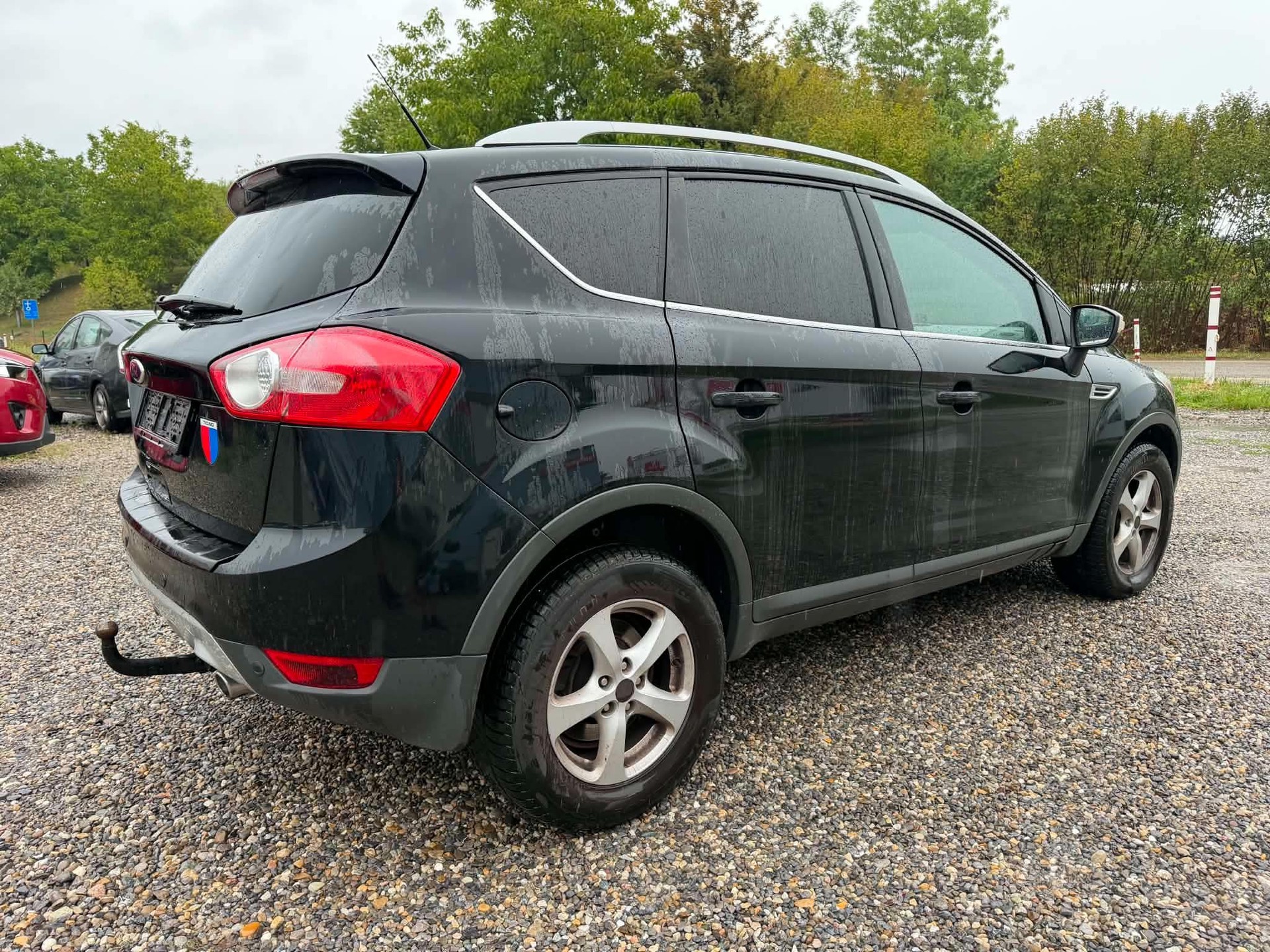 FORD Kuga 2.0 TDCi Individual 4WD PowerShift-image-4