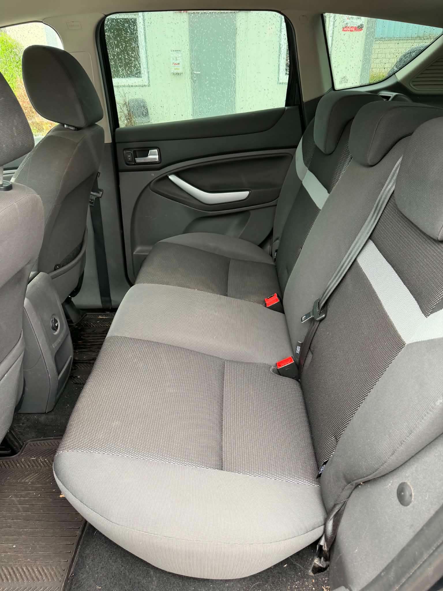 FORD Kuga 2.0 TDCi Individual 4WD PowerShift-image-8