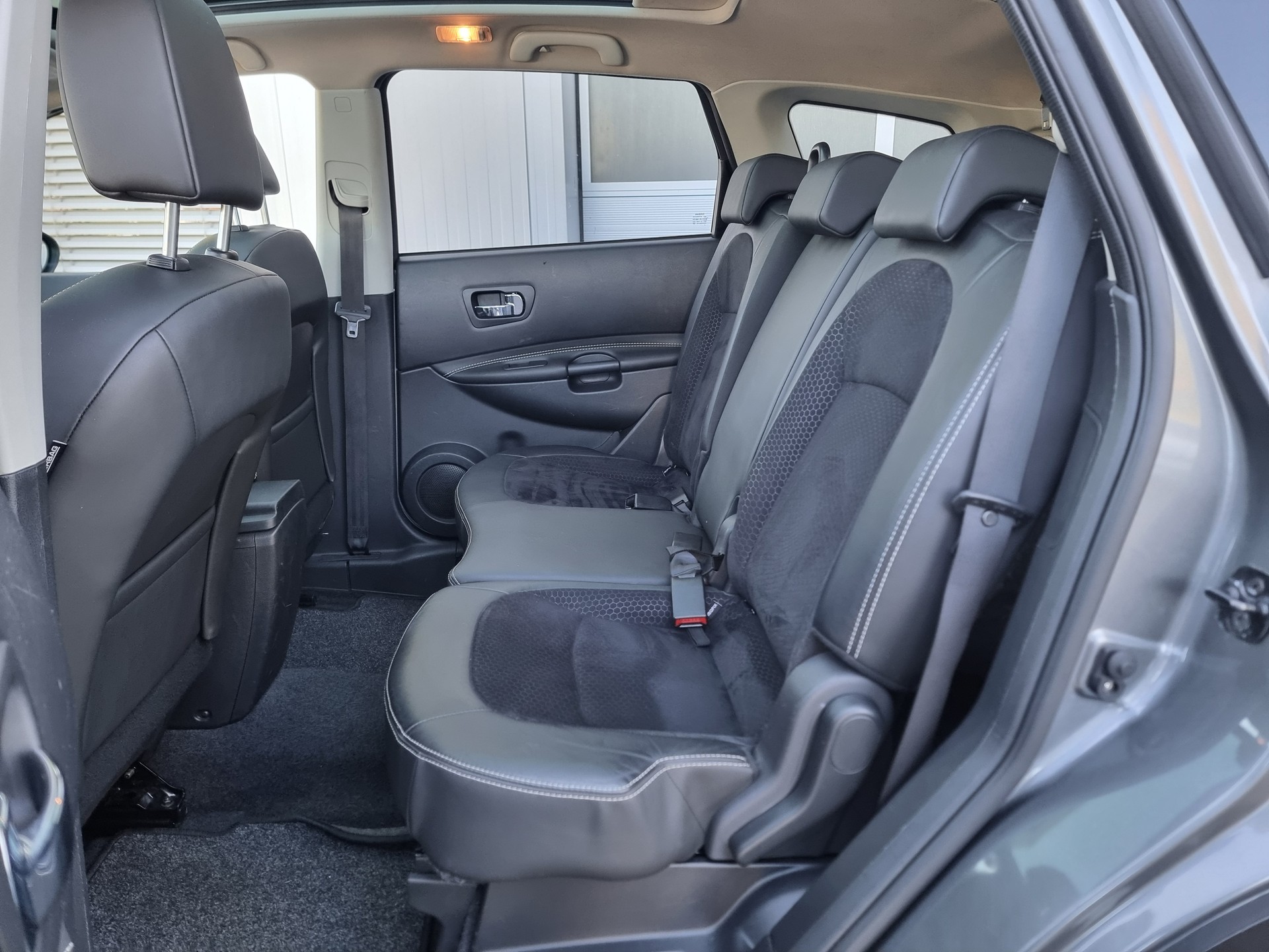 NISSAN Qashqai +2 1.6 dCi iStop 360-image-8
