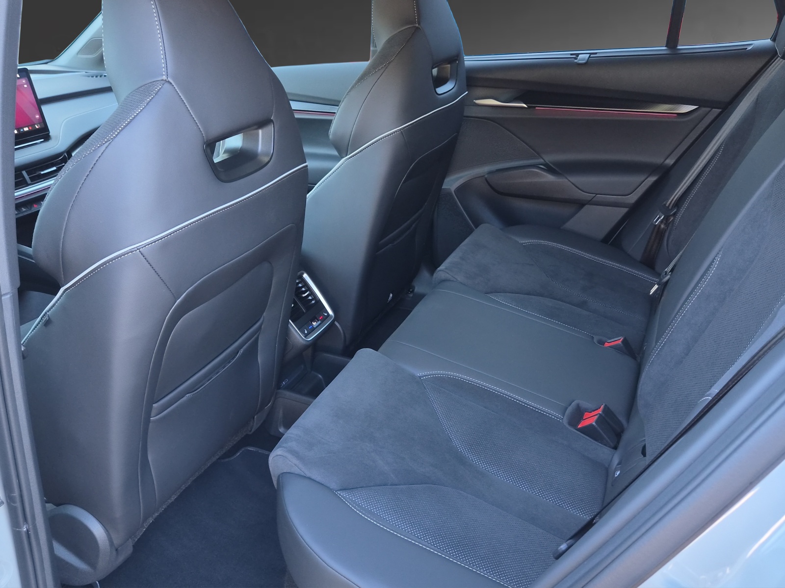 SKODA Enyaq 85x Sportline 4x4-image-6