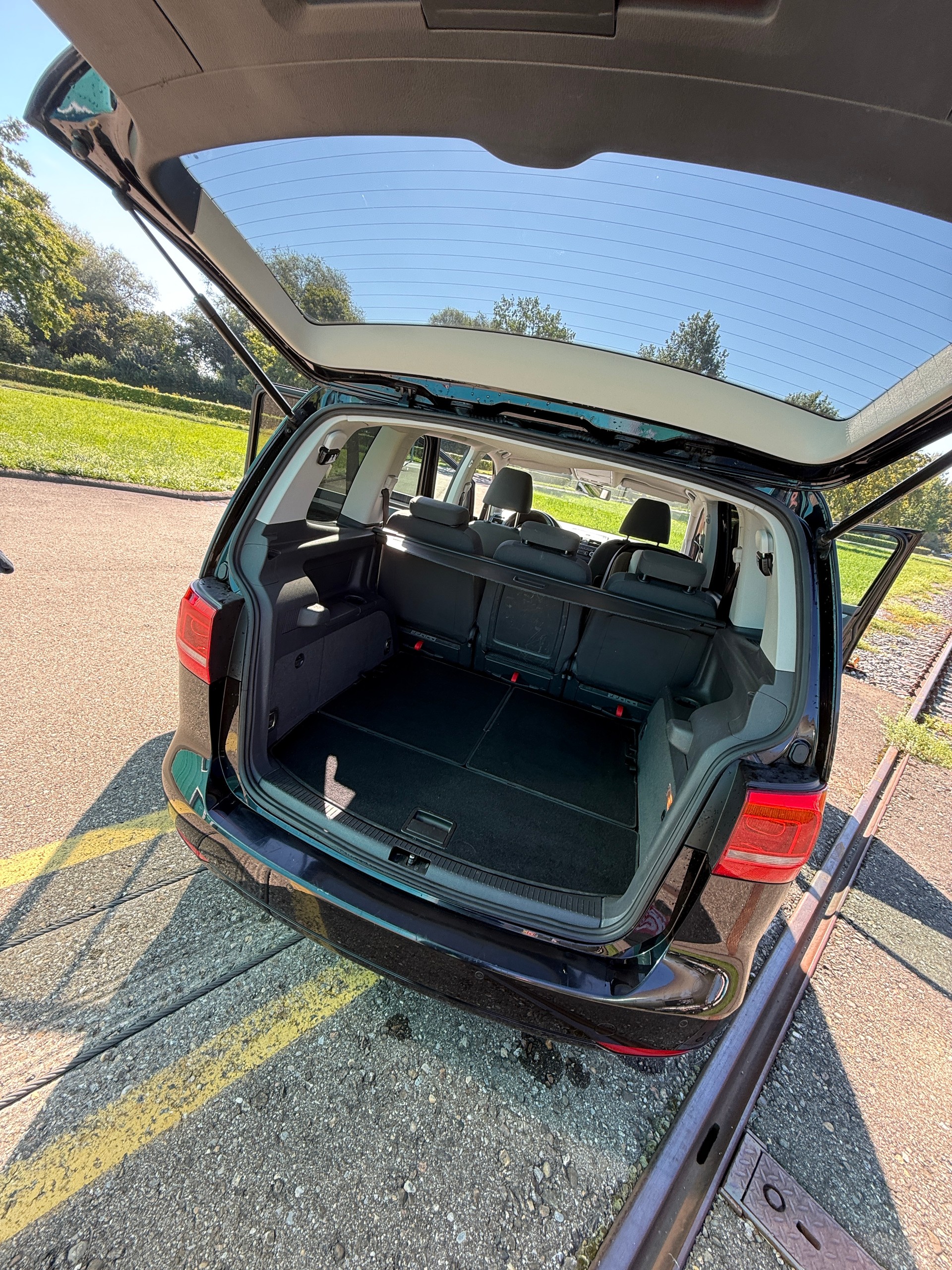 VW Touran 2.0 TDI BlueMotion Technology Comfortline-image-13