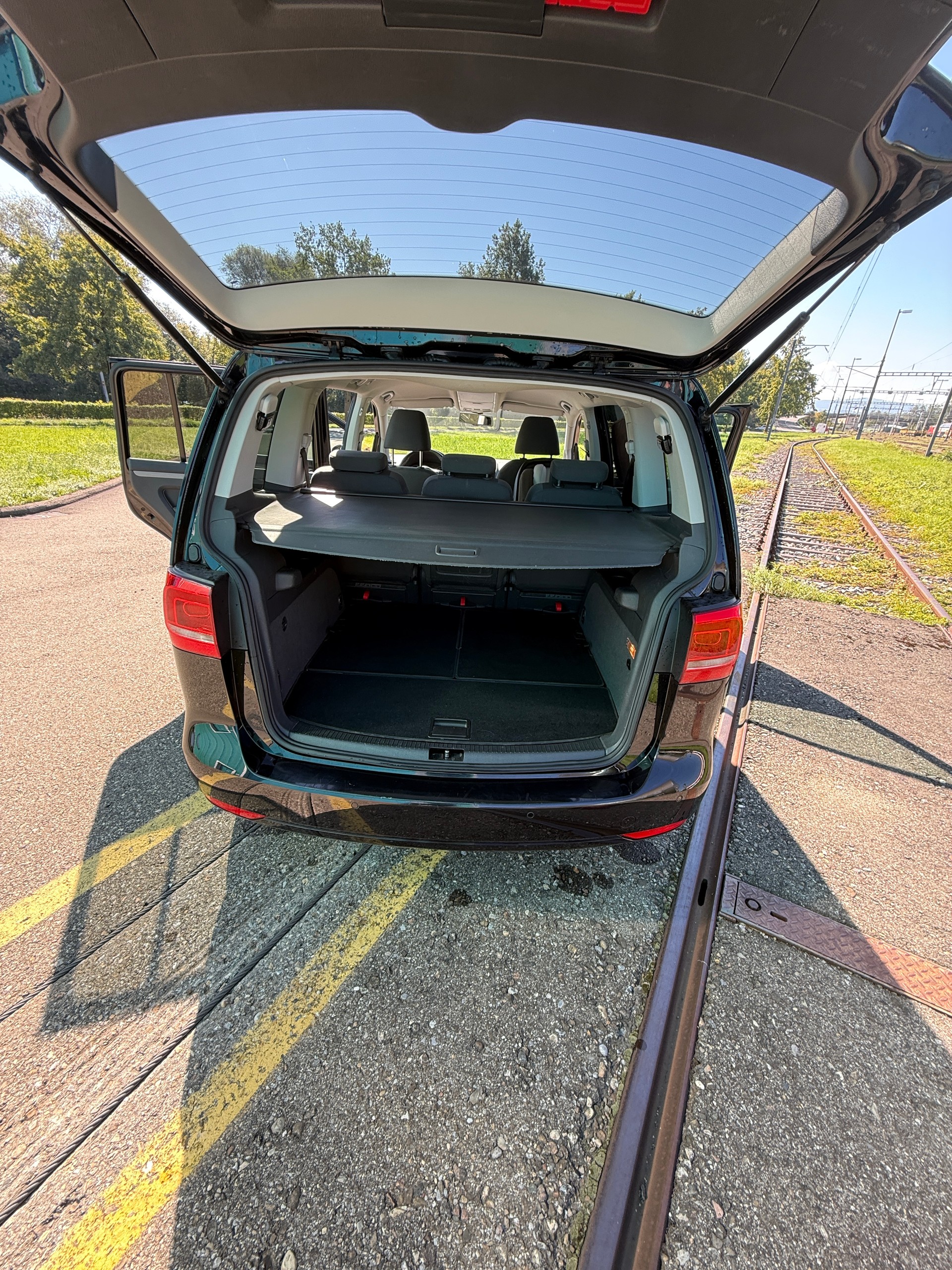 VW Touran 2.0 TDI BlueMotion Technology Comfortline-image-12