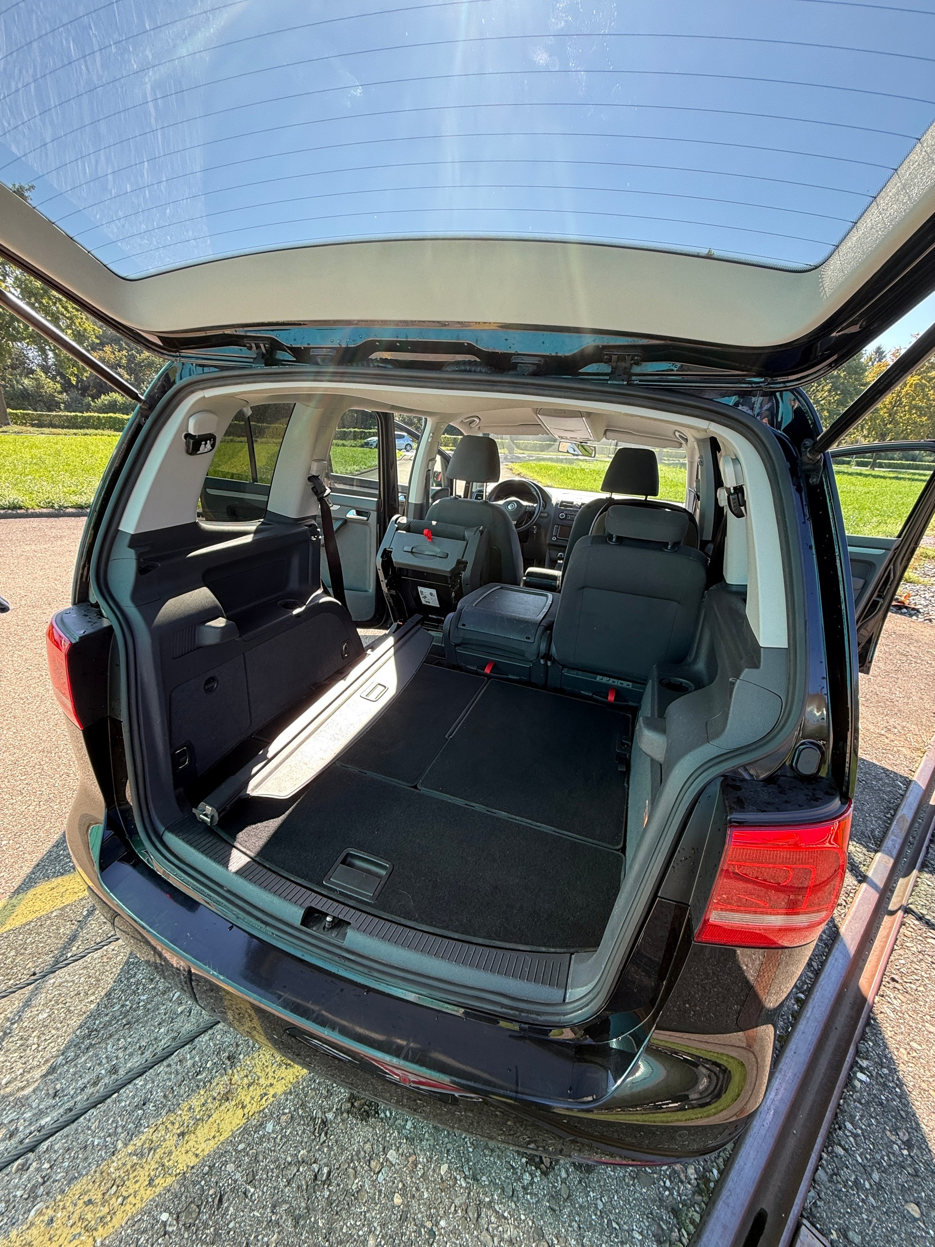 VW Touran 2.0 TDI BlueMotion Technology Comfortline-image-10