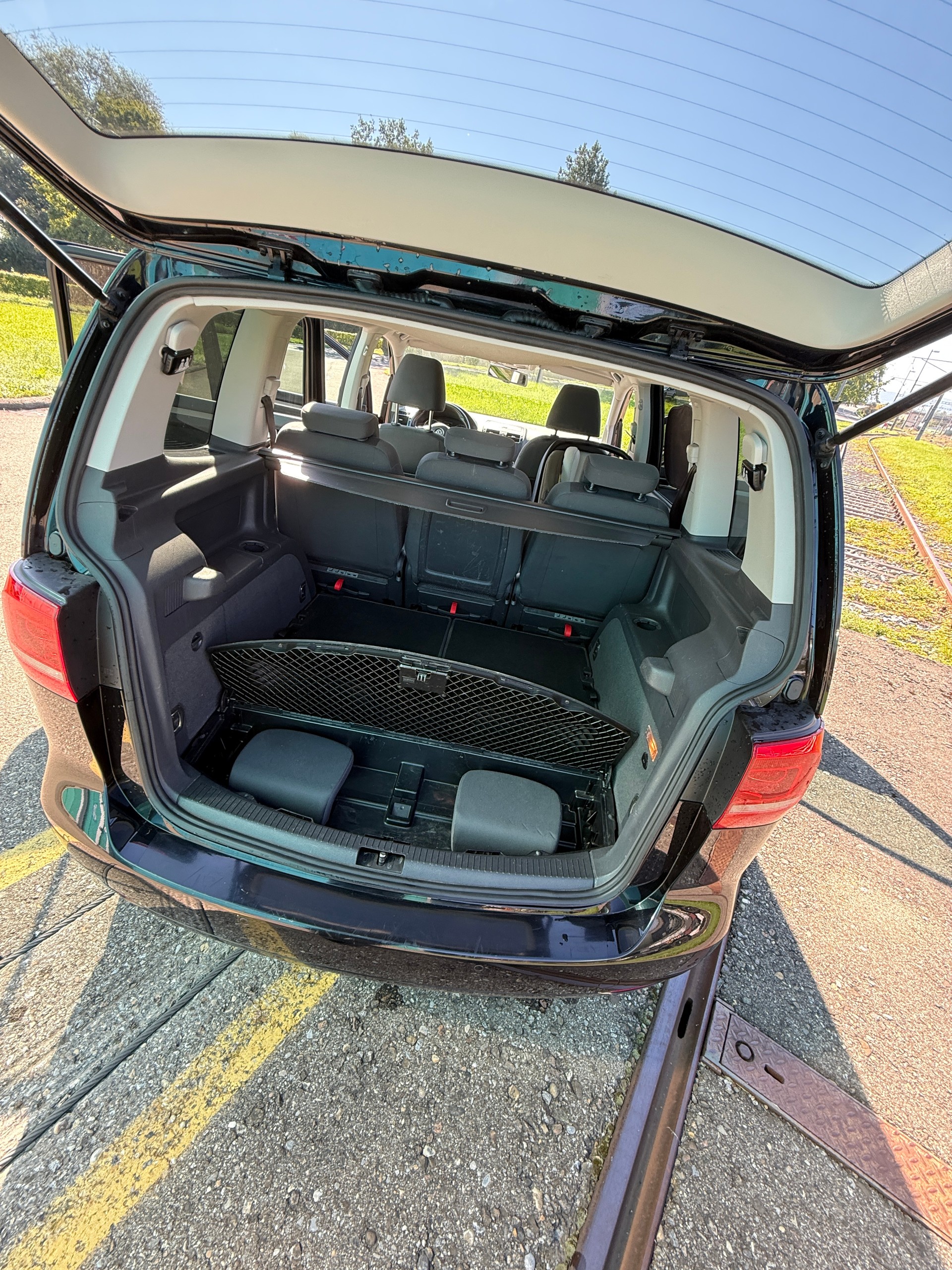 VW Touran 2.0 TDI BlueMotion Technology Comfortline-image-11