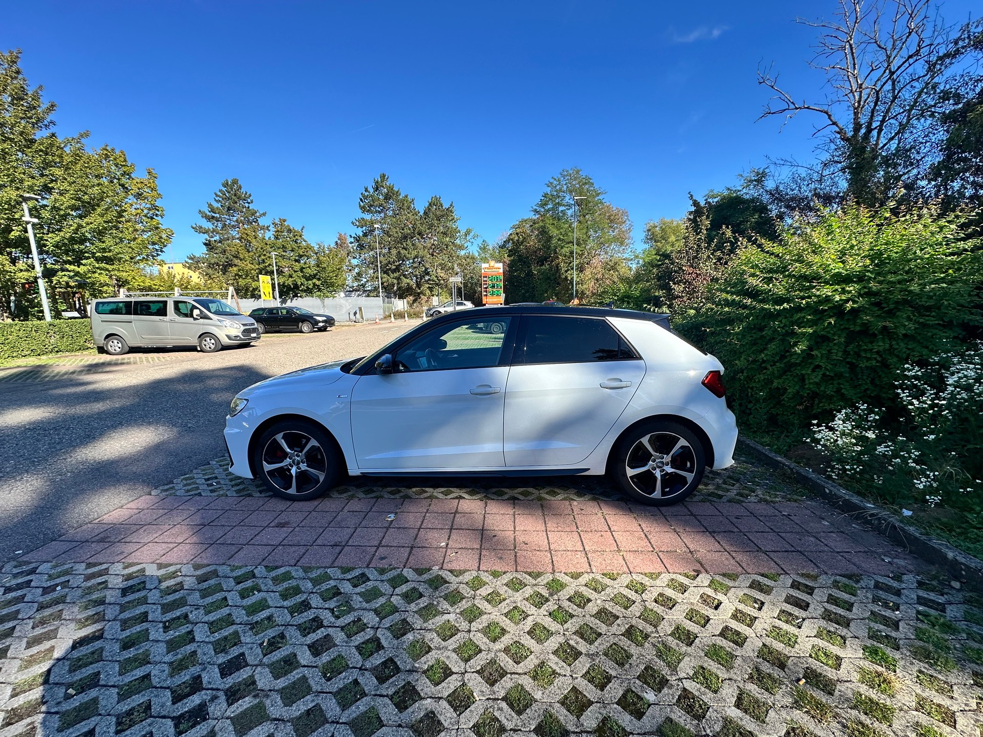 AUDI 2.0 40 TFSI S Line S-Tronic-image-4