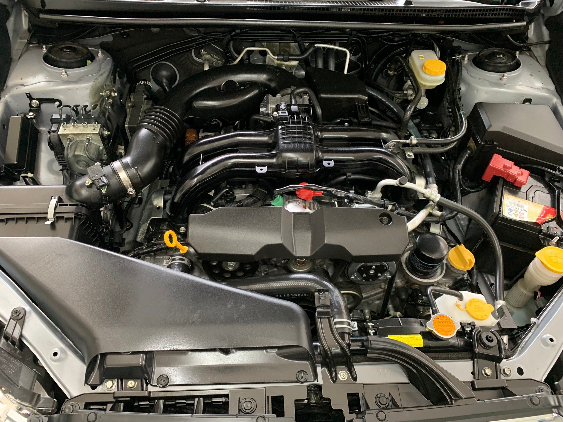 SUBARU XV 2.0 Swiss Two AWD CVT-image-14