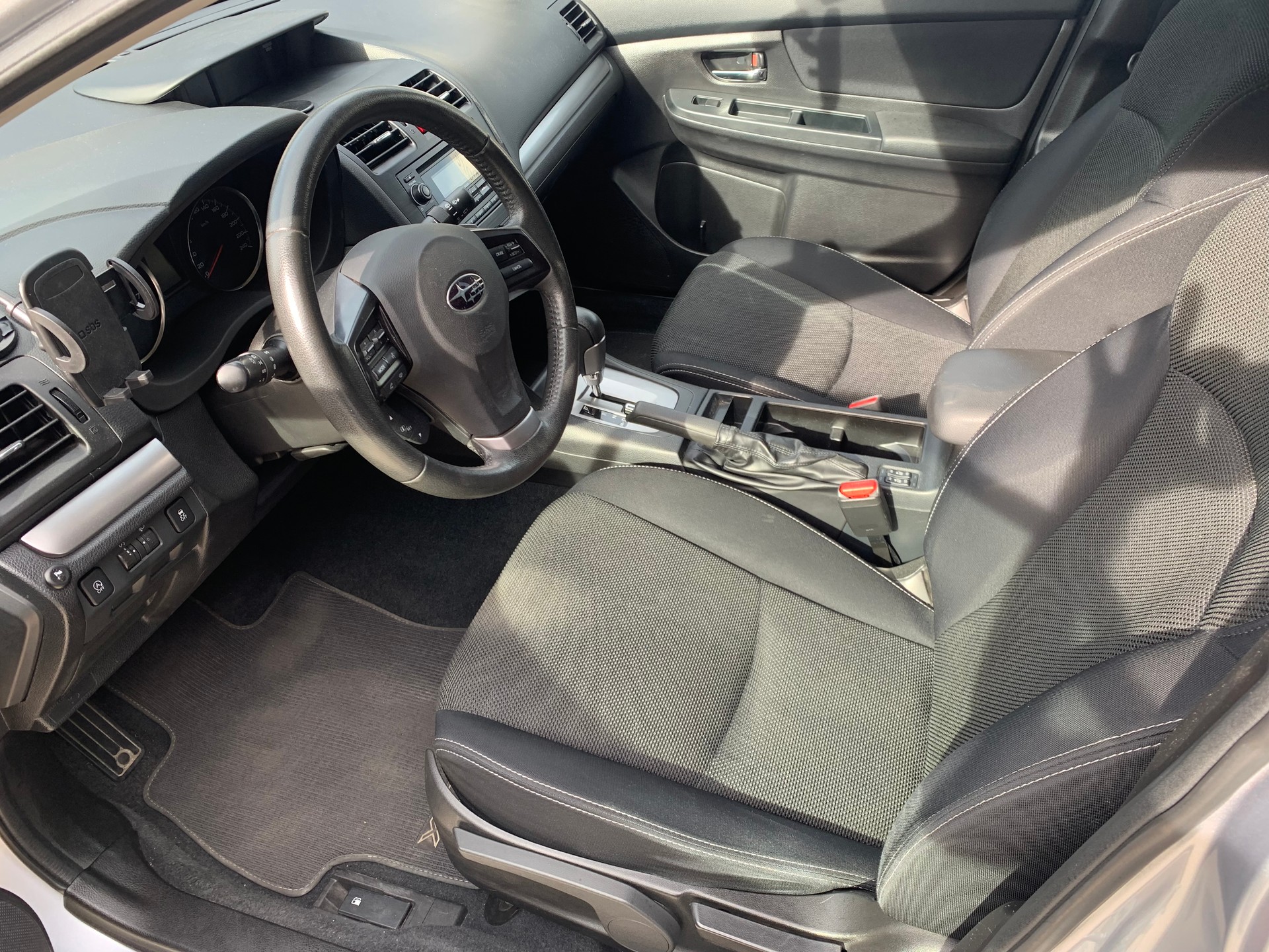 SUBARU XV 2.0 Swiss Two AWD CVT-image-6