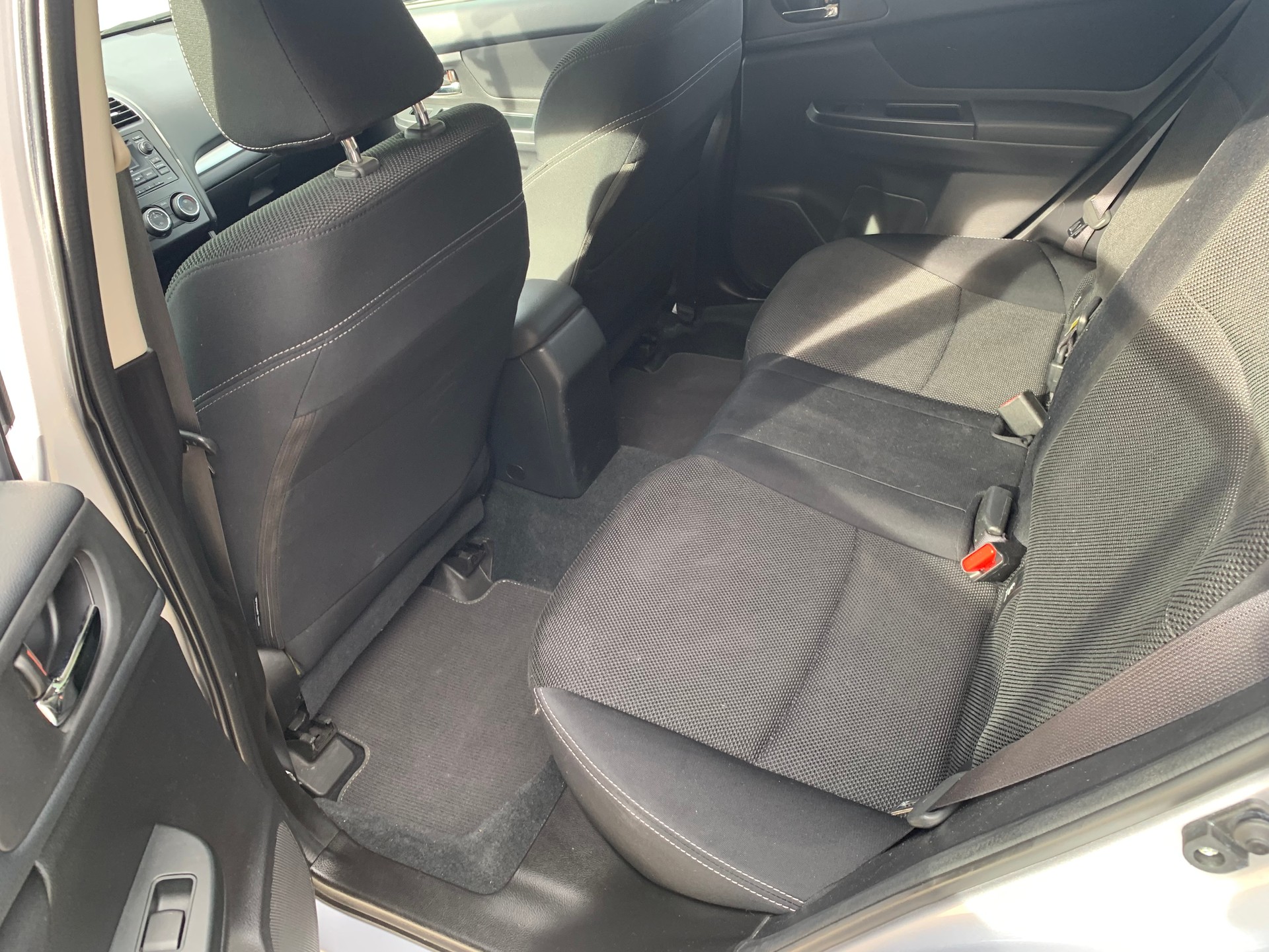 SUBARU XV 2.0 Swiss Two AWD CVT-image-9