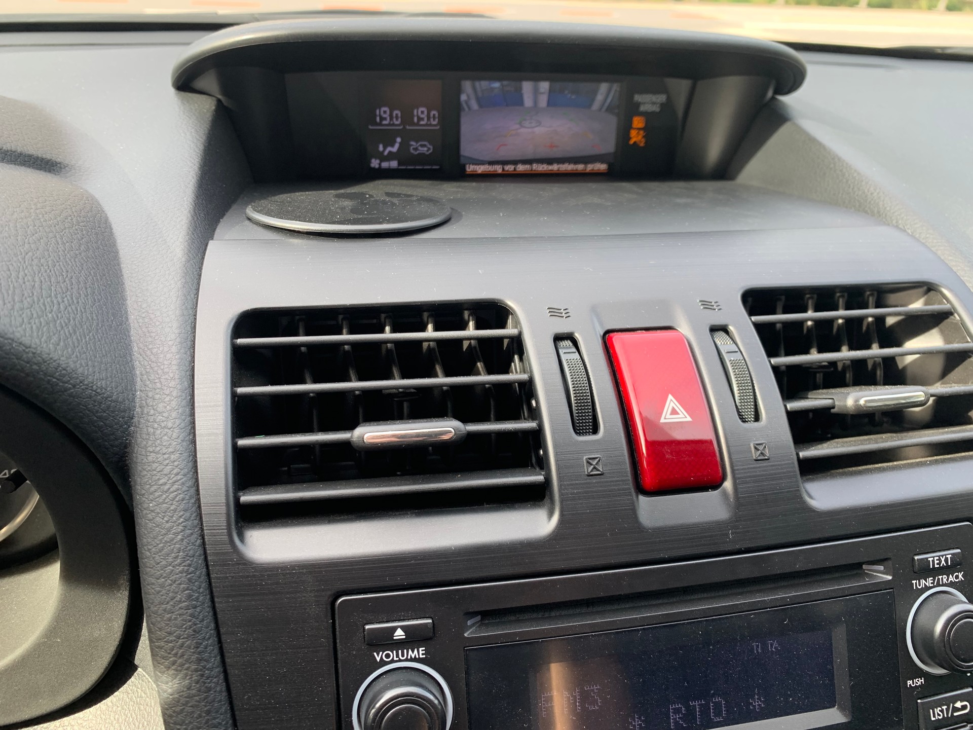 SUBARU XV 2.0 Swiss Two AWD CVT-image-12