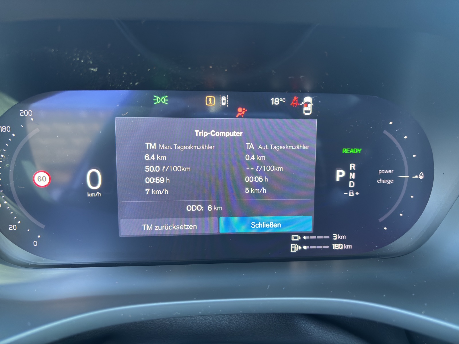 VOLVO XC60 2.0 T8 TE Ultra Dark eAWD-image-7