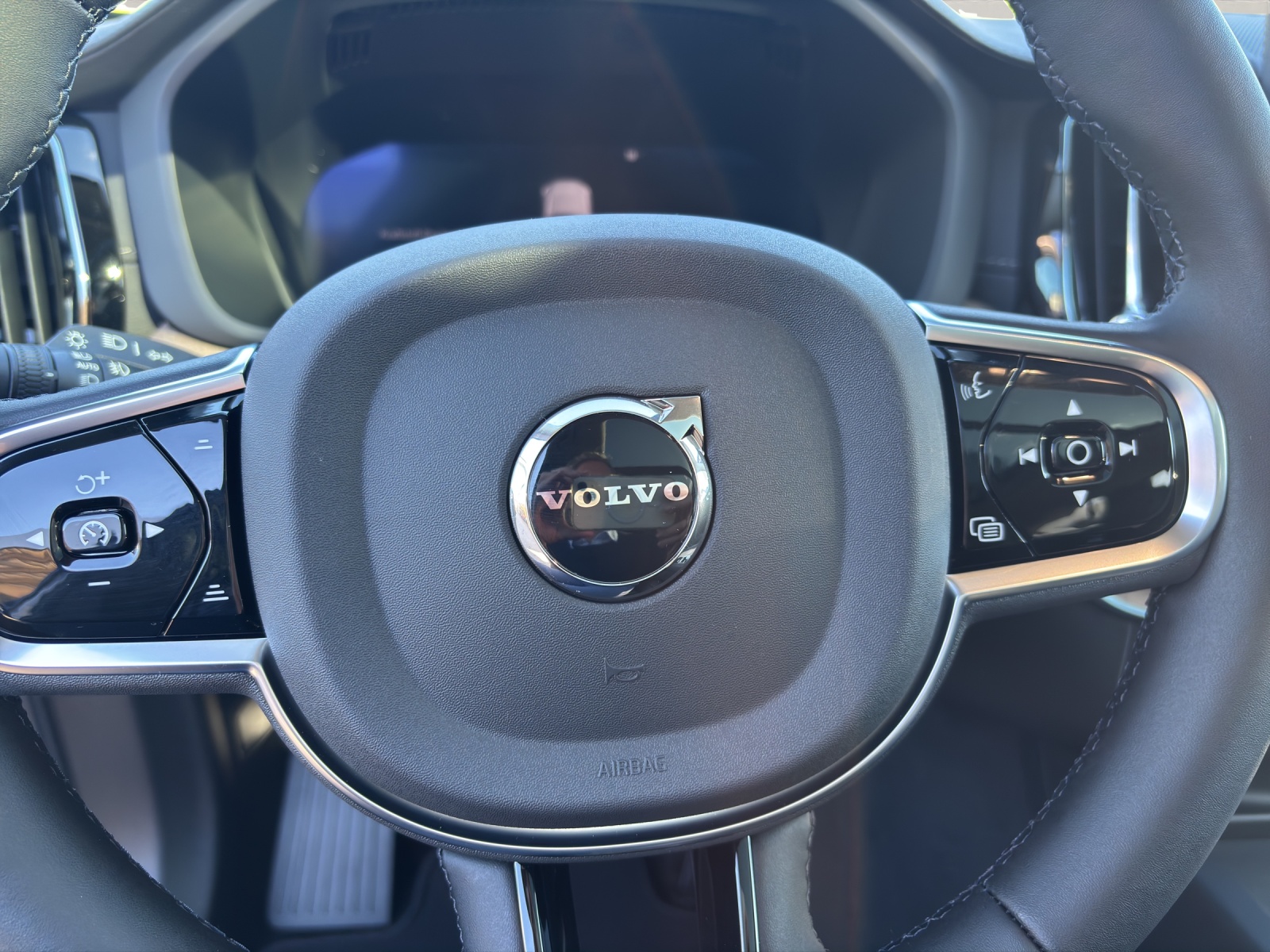 VOLVO XC60 2.0 T8 TE Ultra Dark eAWD-image-12