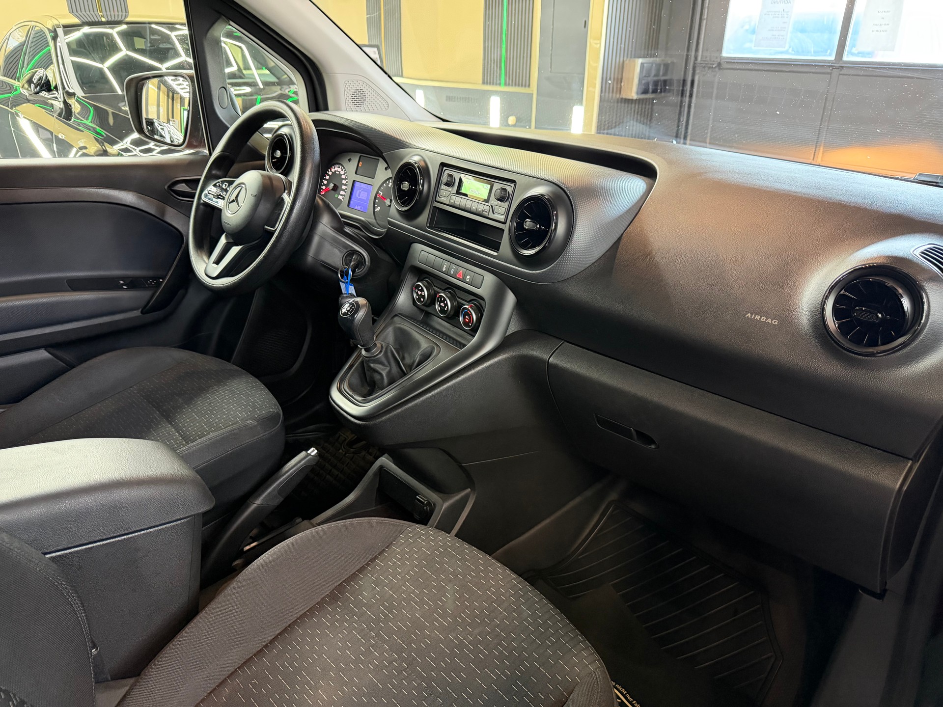 MERCEDES-BENZ Citan 110 CDI Base-image-10