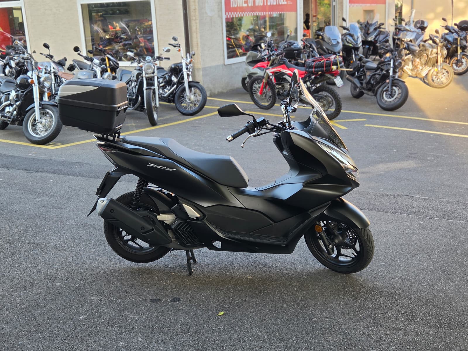 HONDA PCX 125 i ABS-showroom-element-3