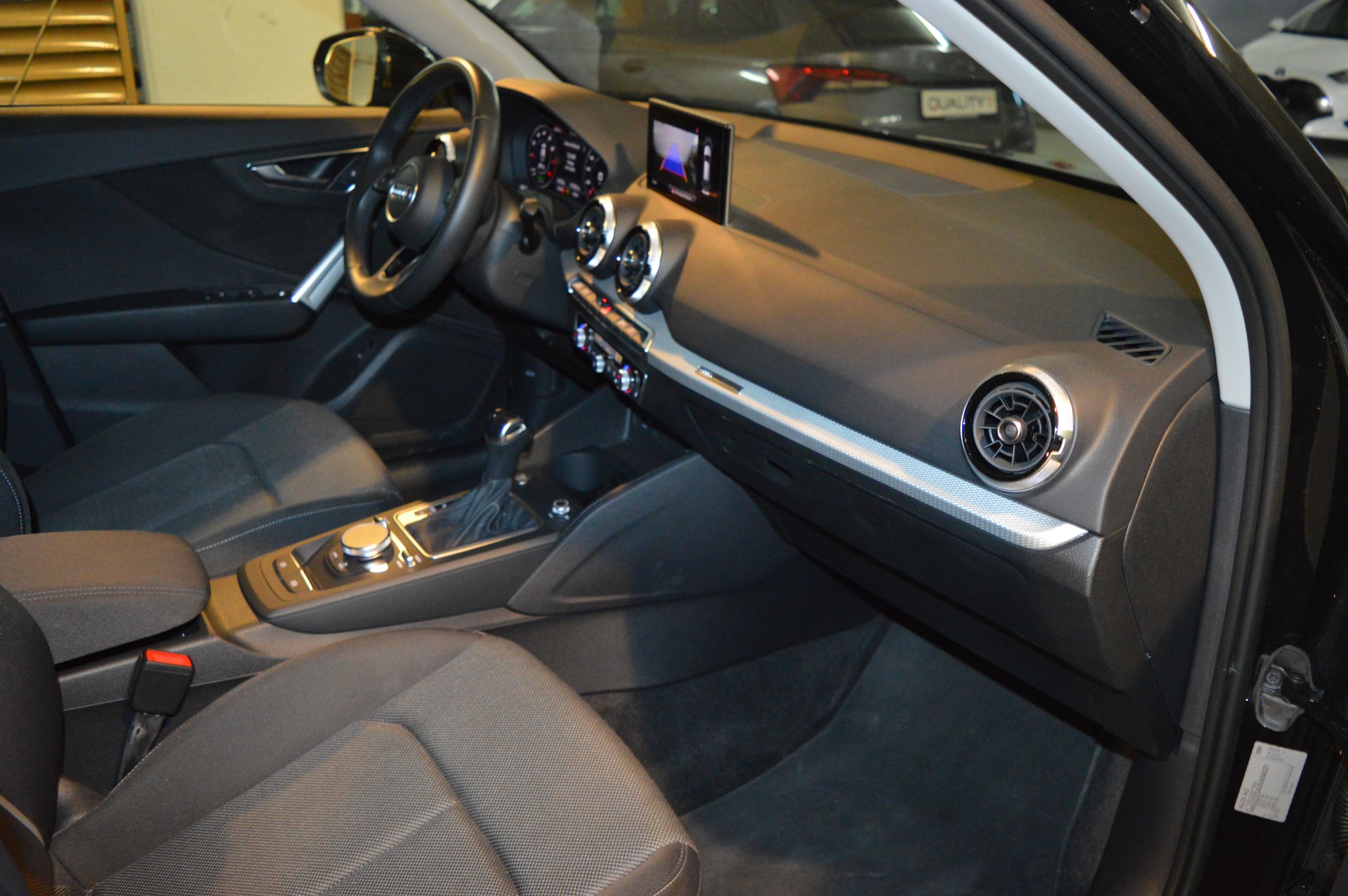 AUDI Q2 35 TFSI S line S-tronic-image-15