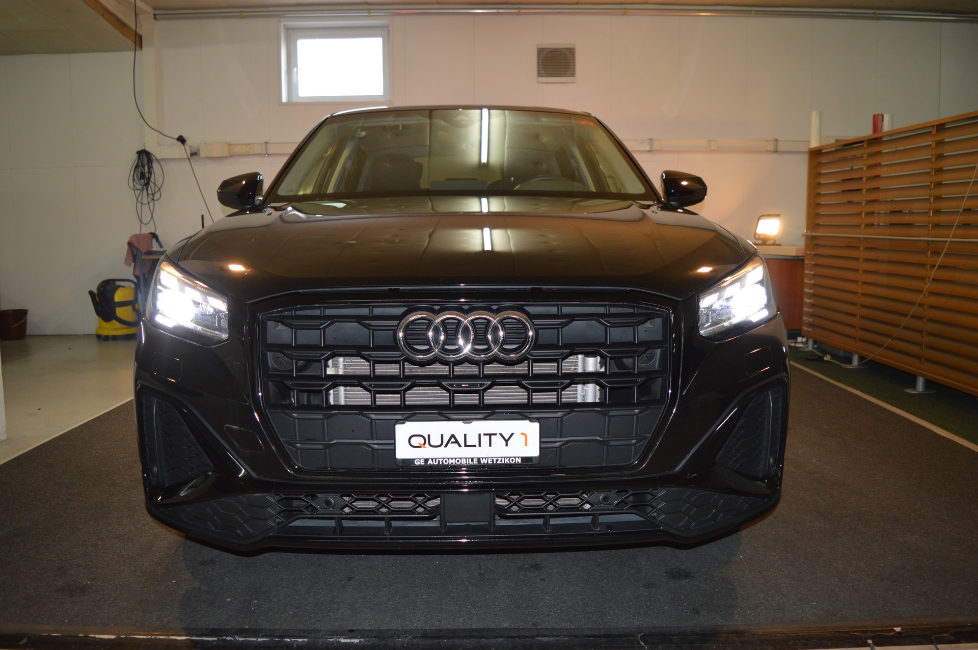 AUDI Q2 35 TFSI S line S-tronic-image-2
