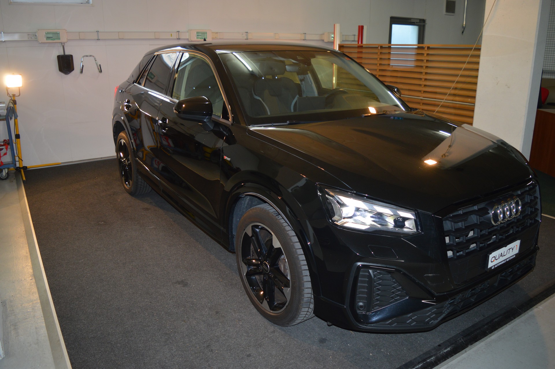 AUDI Q2 35 TFSI S line S-tronic-image-3