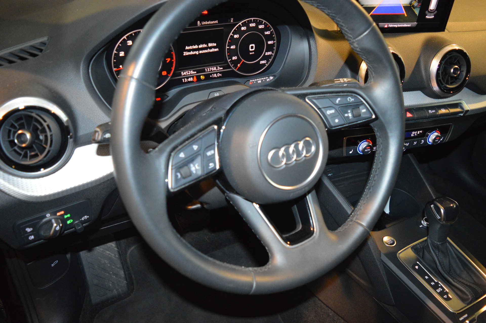 AUDI Q2 35 TFSI S line S-tronic-image-12