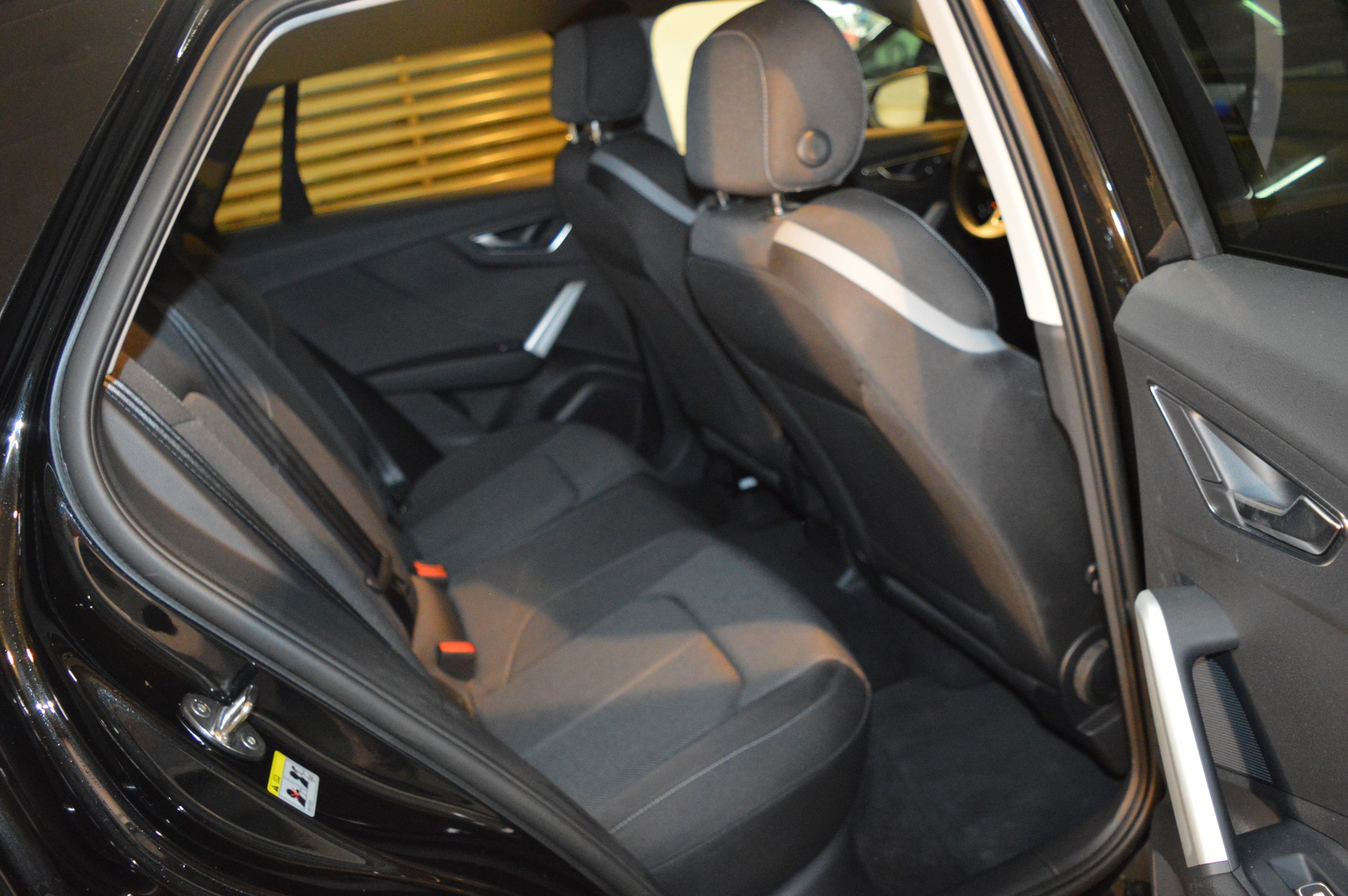 AUDI Q2 35 TFSI S line S-tronic-image-16