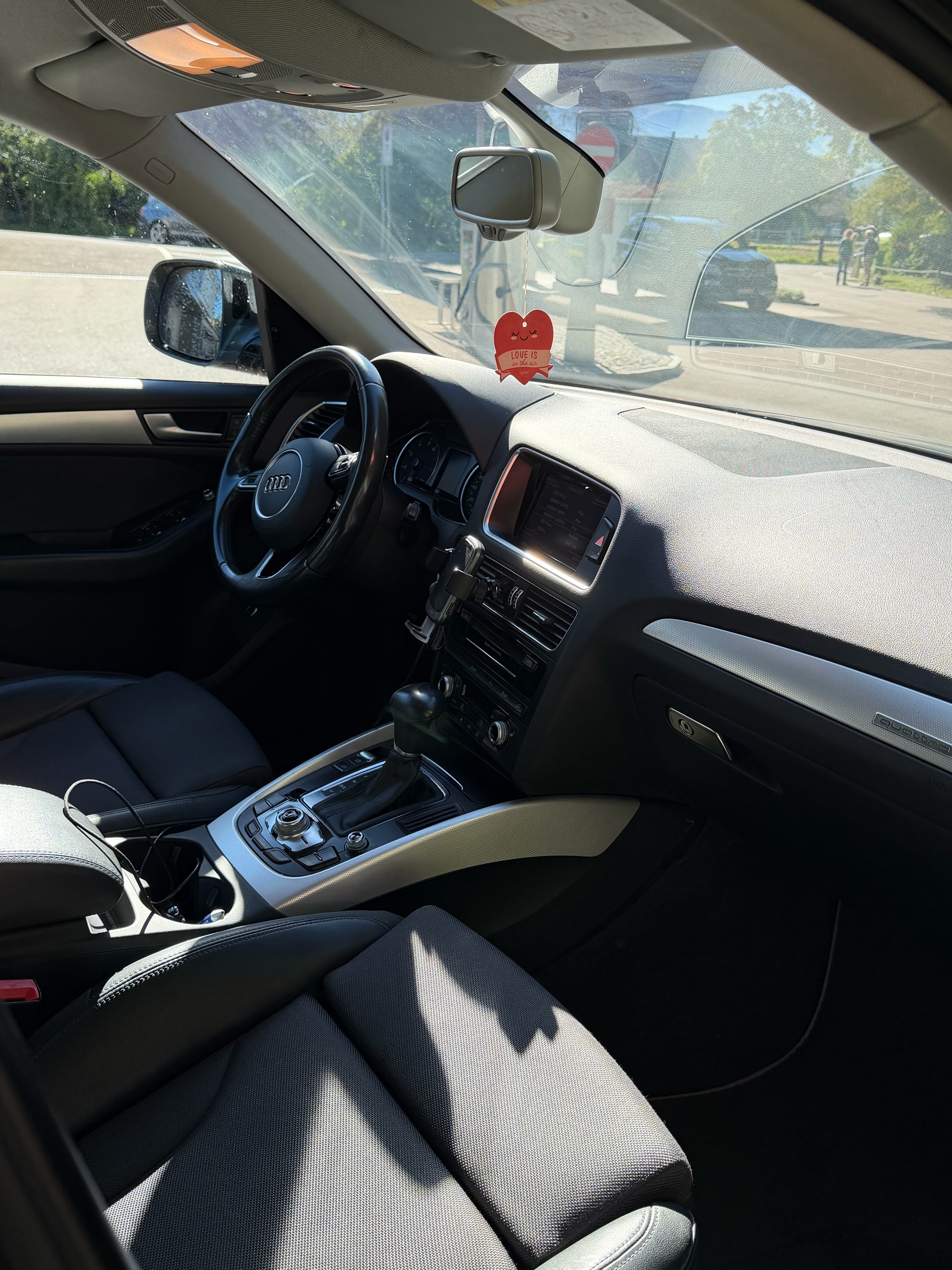 AUDI 2.0 TFSI quattro T-Tronic-image-4