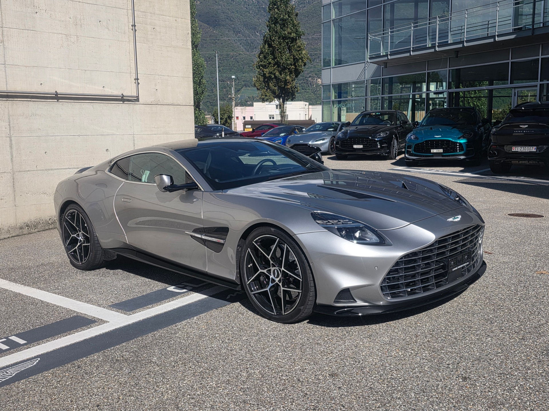 ASTON MARTIN V12 Vanquish 835cv 1000Nm