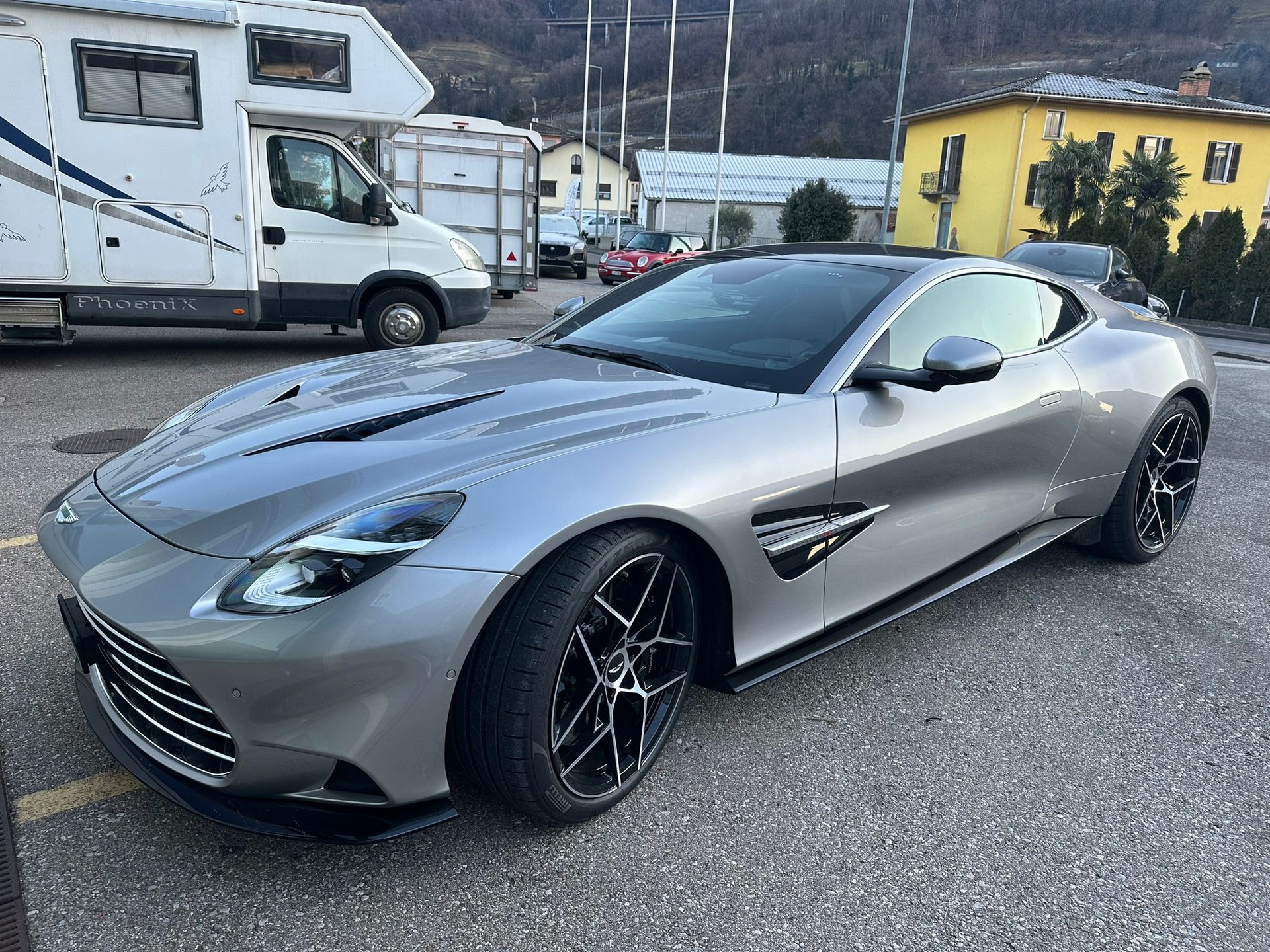 ASTON MARTIN V12 Vanquish 835cv 1000Nm