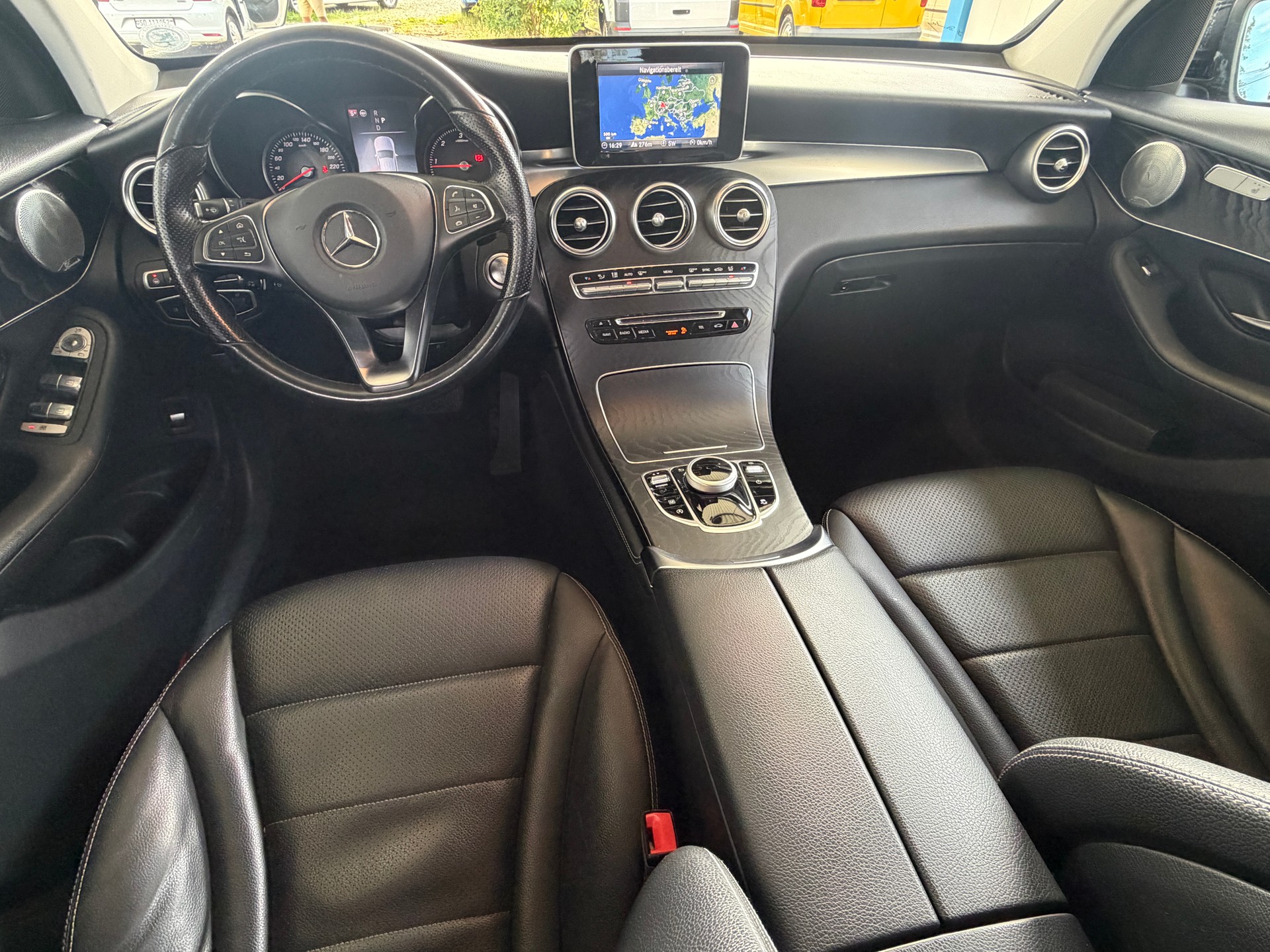 MERCEDES-BENZ GLC 250 d Exclusive 4Matic 9G-Tronic-image-15
