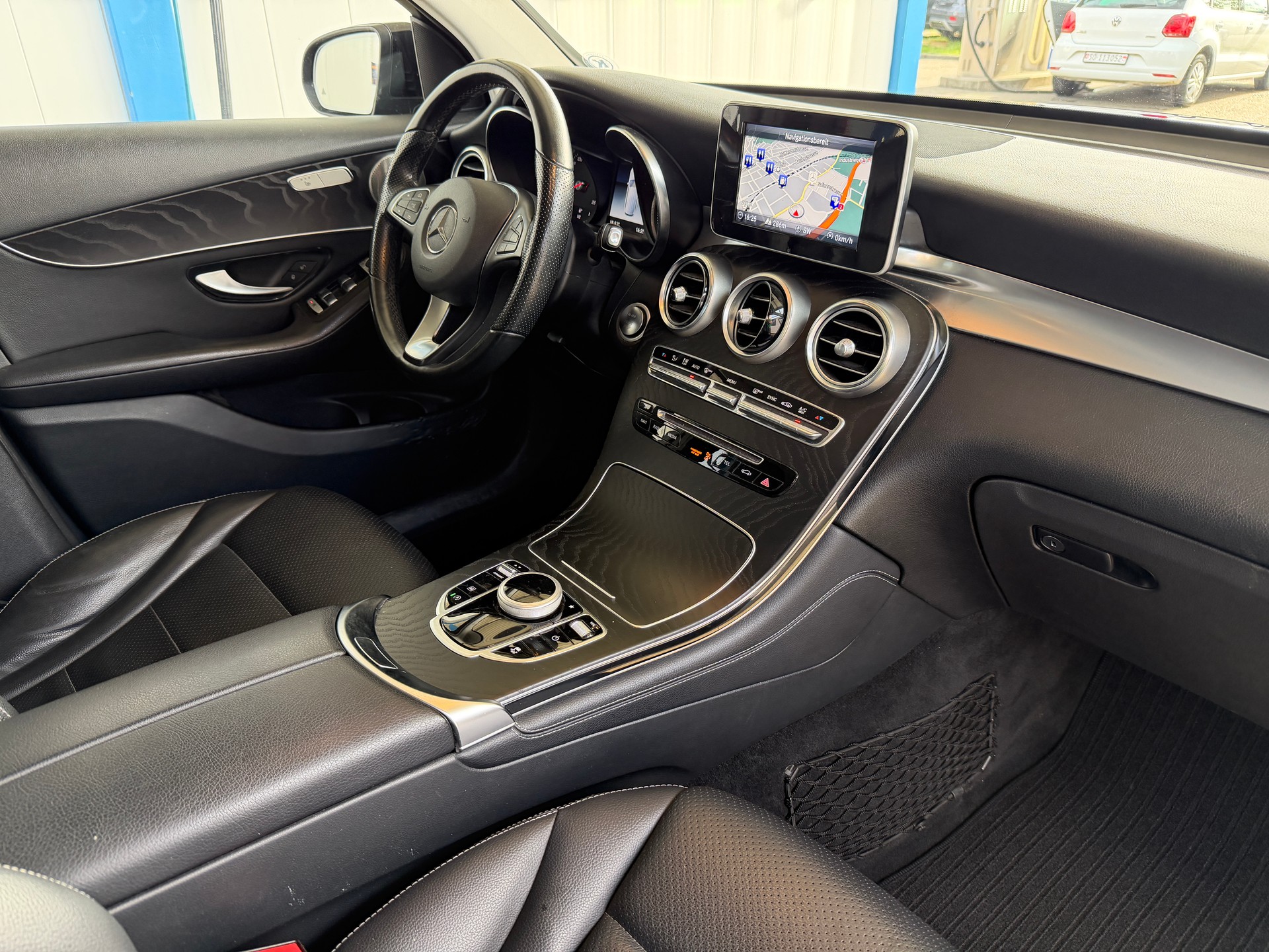 MERCEDES-BENZ GLC 250 d Exclusive 4Matic 9G-Tronic-image-13