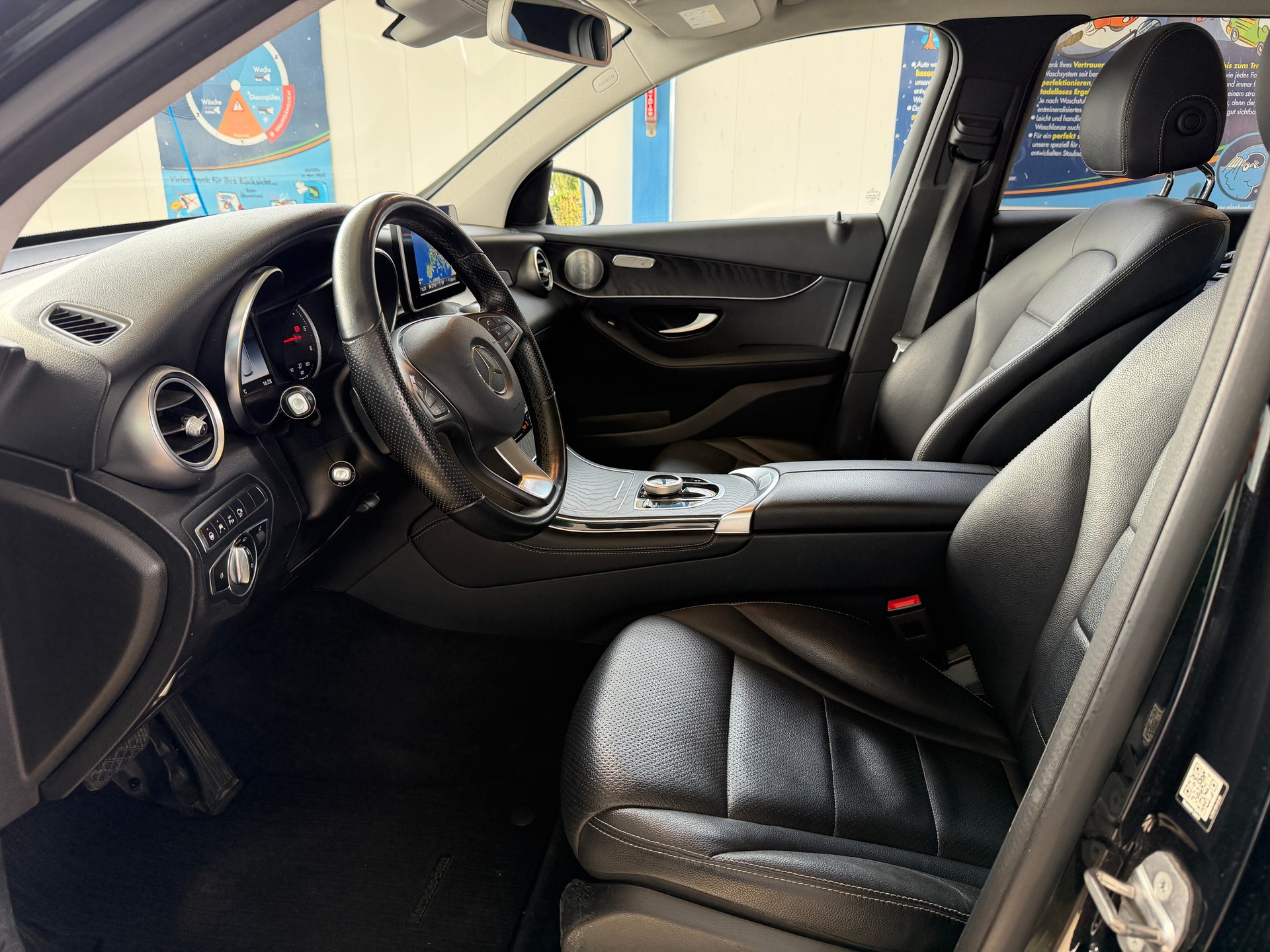 MERCEDES-BENZ GLC 250 d Exclusive 4Matic 9G-Tronic-image-12