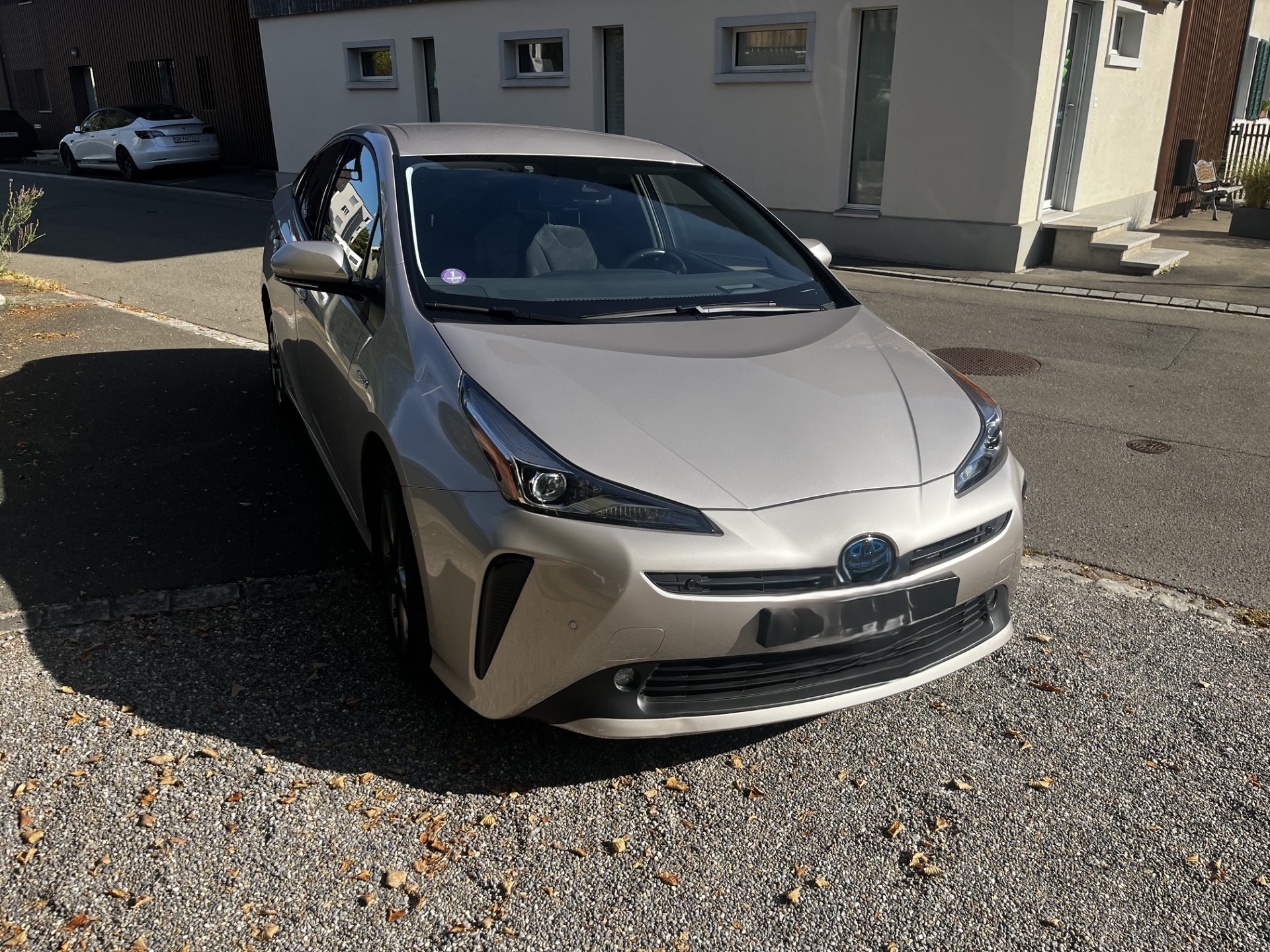 TOYOTA 1.8 VVTi HSD Premium AWD-i-image-0