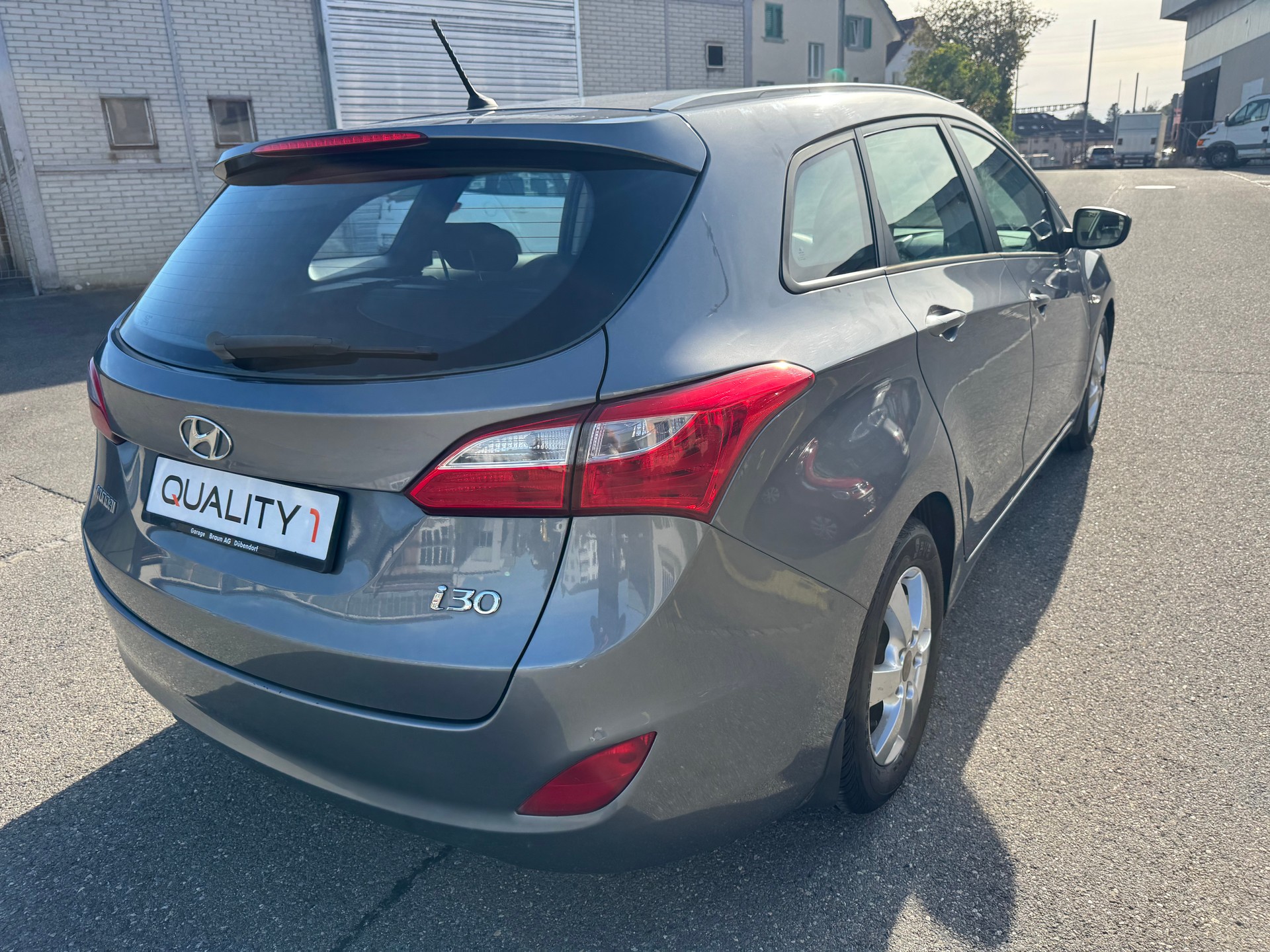 HYUNDAI i30 Wagon 1.6 Style Automatic-image-6