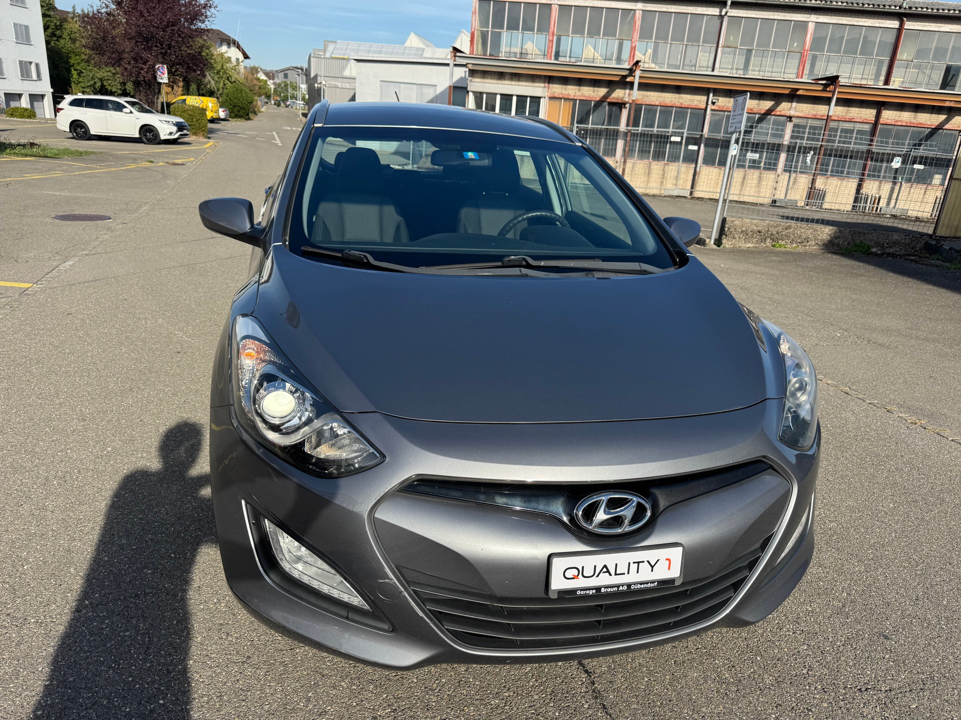 HYUNDAI i30 Wagon 1.6 Style Automatic-image-1