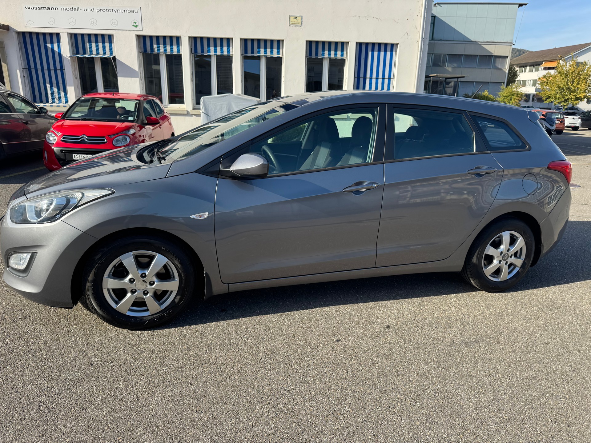HYUNDAI i30 Wagon 1.6 Style Automatic-image-3