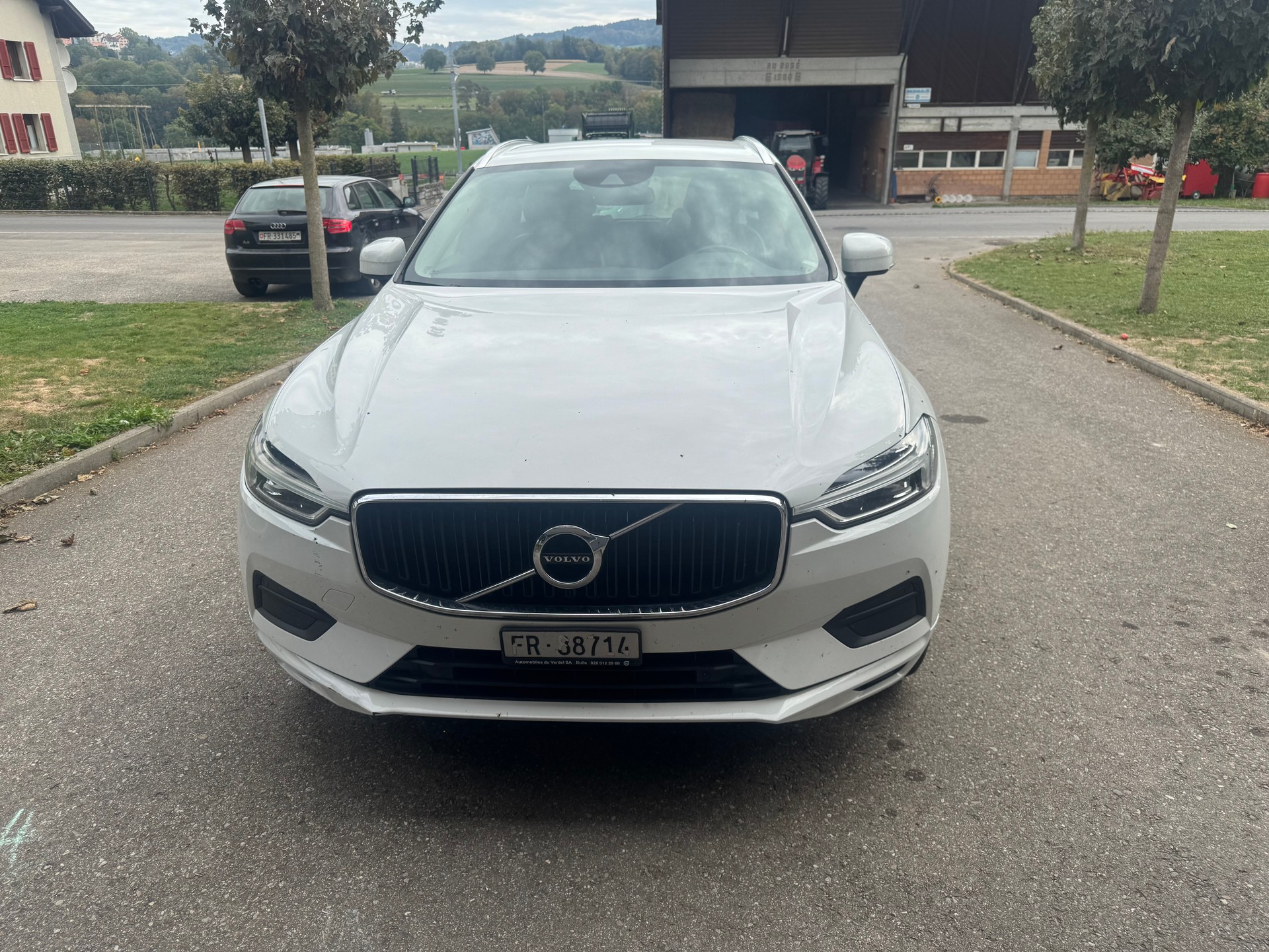 VOLVO XC60 D4 AWD Momentum Geartronic-image-0