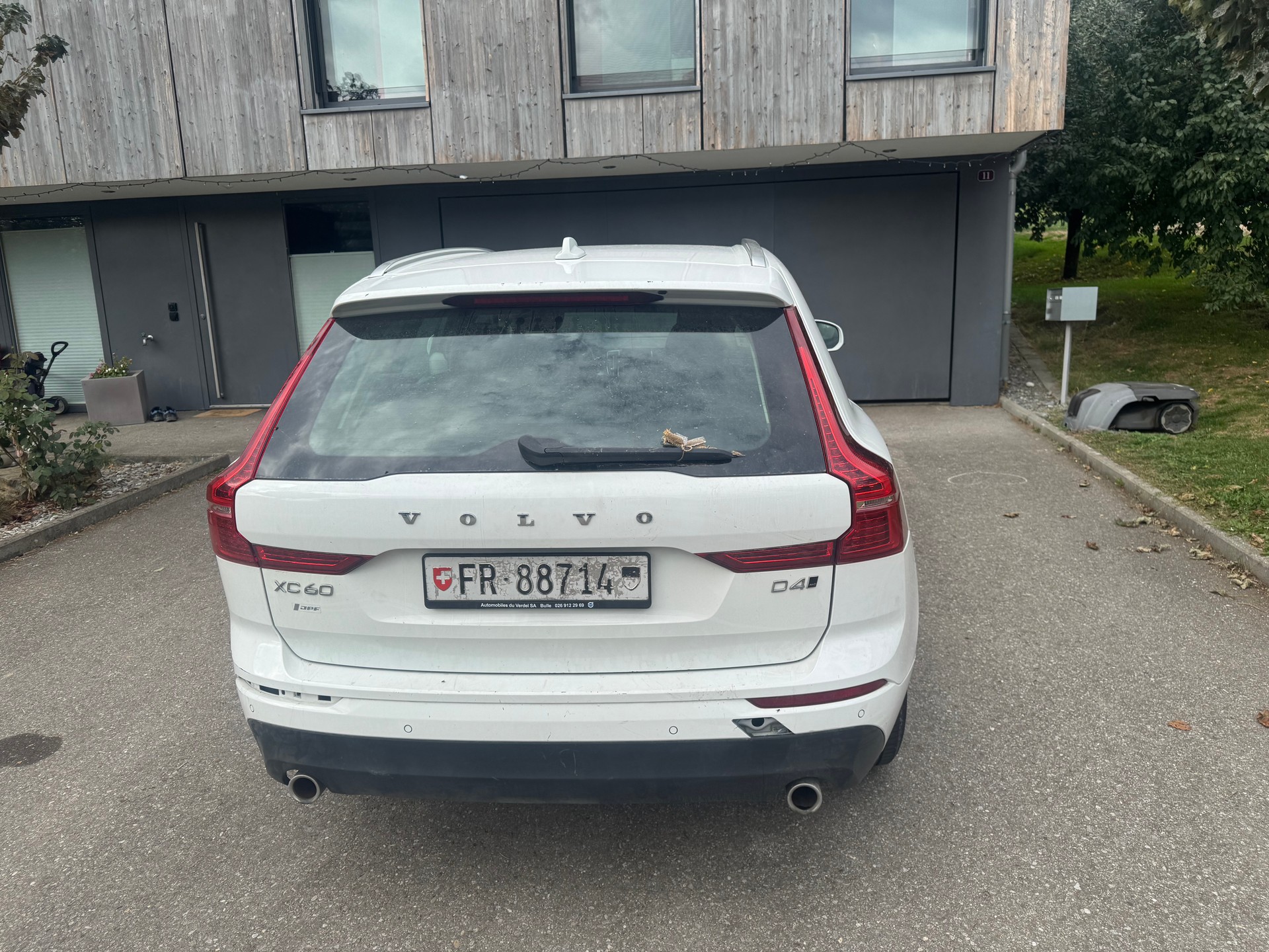 VOLVO XC60 D4 AWD Momentum Geartronic-image-2