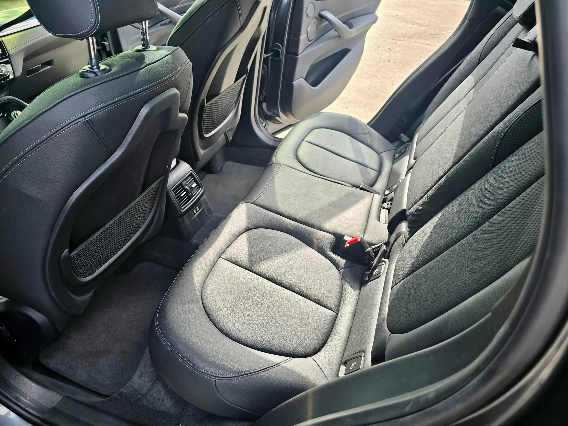 BMW X1 xDrive 25d M Sport Steptronic-image-12