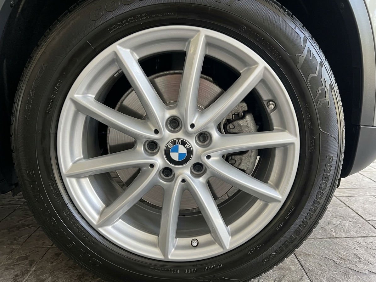 BMW 18d xDrive-image-4
