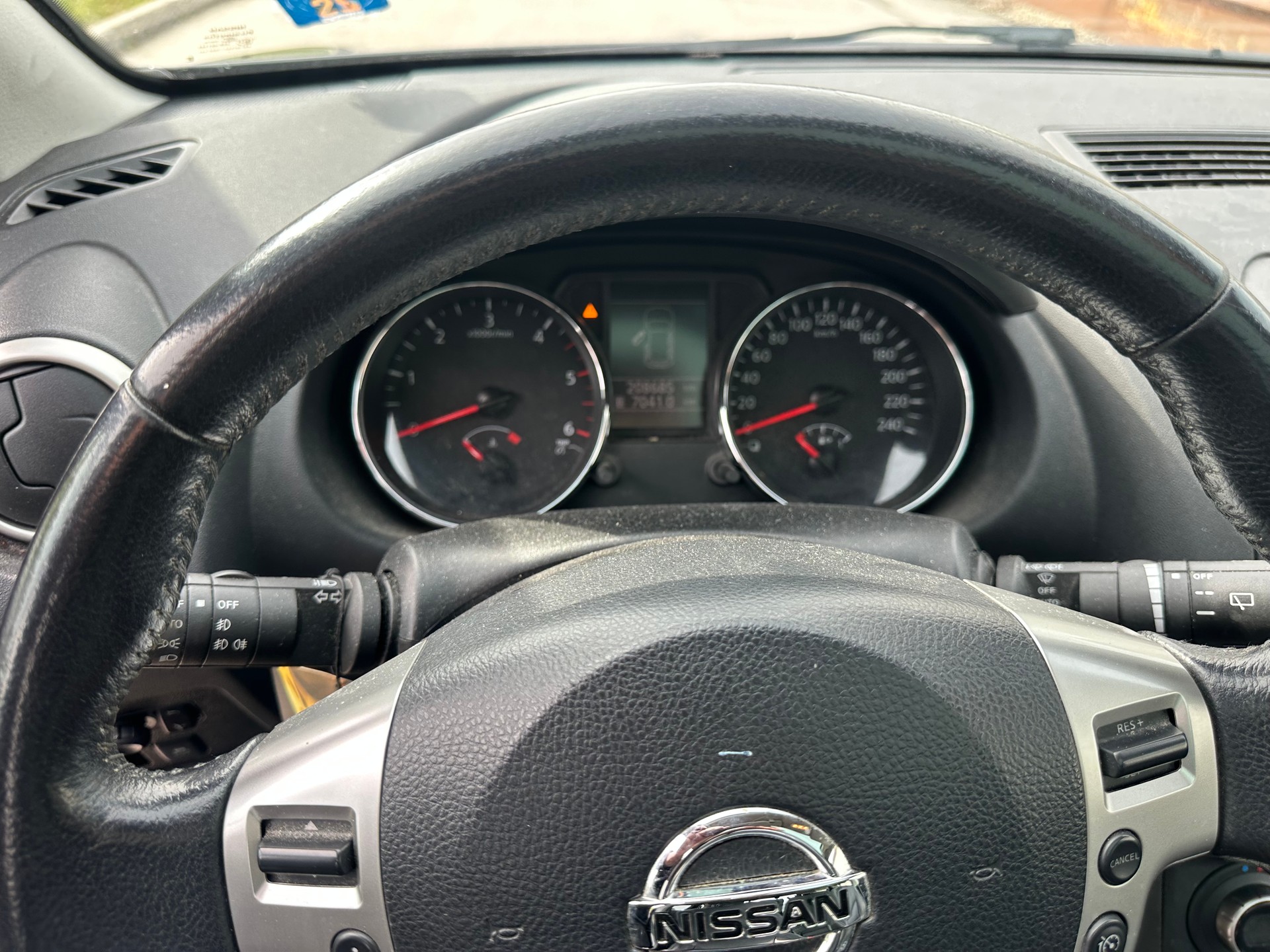 NISSAN Qashqai +2 2.0 dCi 4WD tekna Automatic 7 Platz-image-8