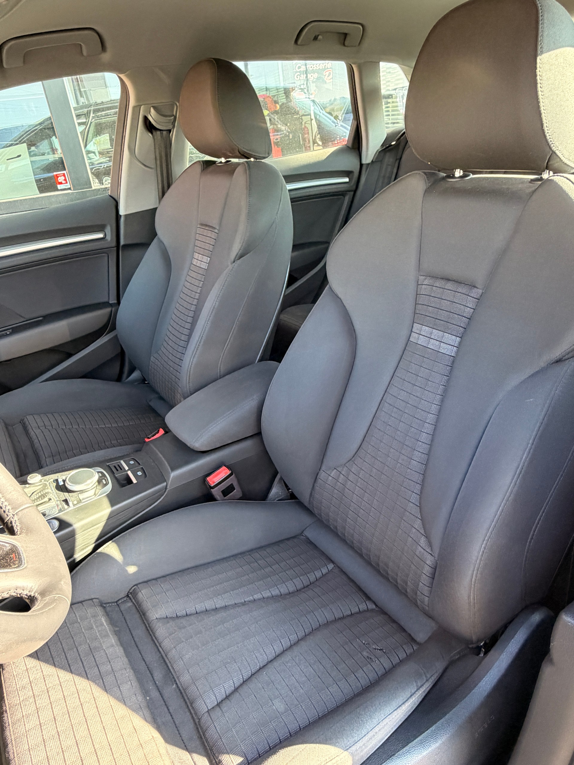 AUDI A3 Sportback 1.5 TFSI S-tronic Sport-image-7