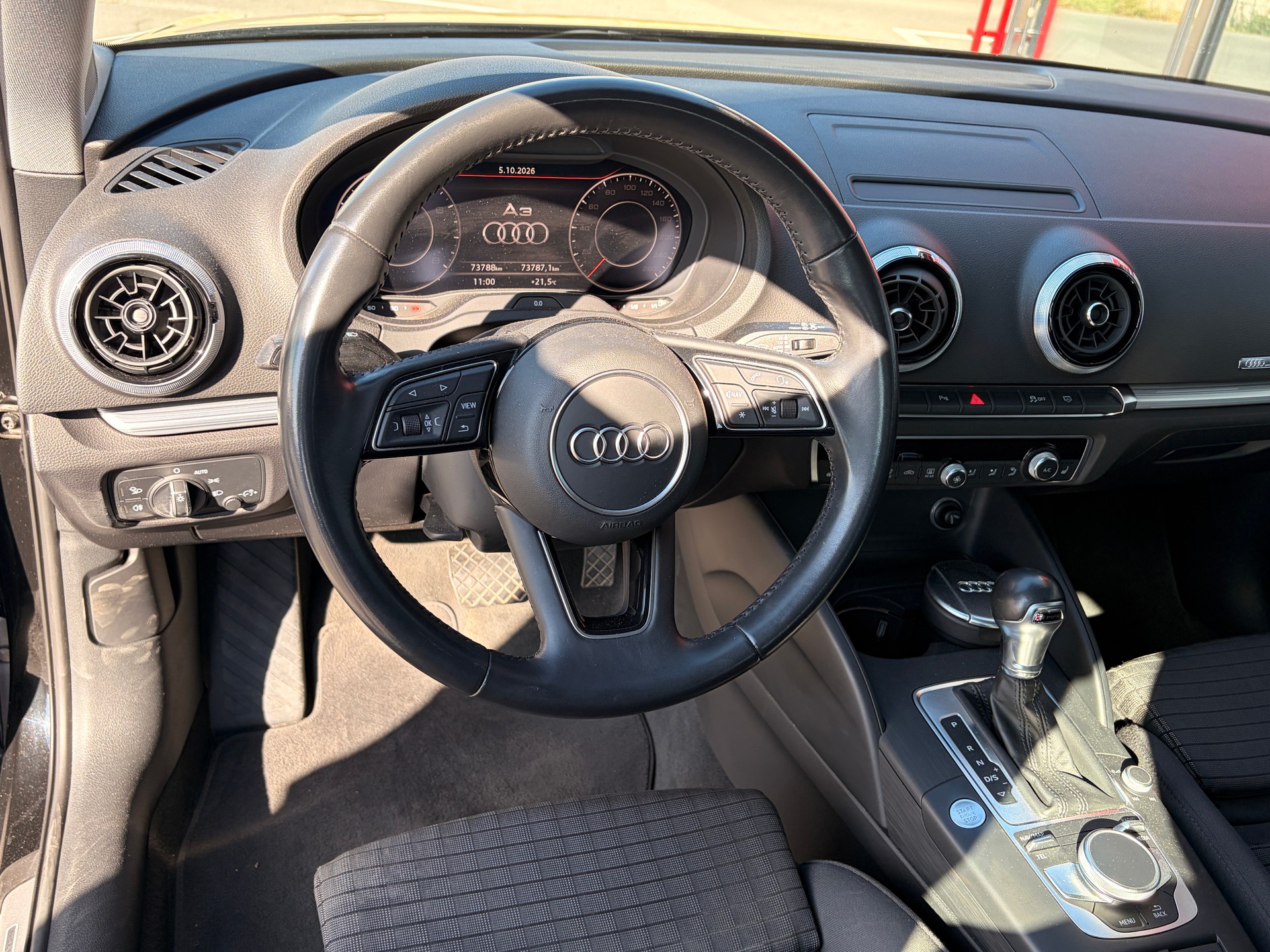 AUDI A3 Sportback 1.5 TFSI S-tronic Sport-image-6