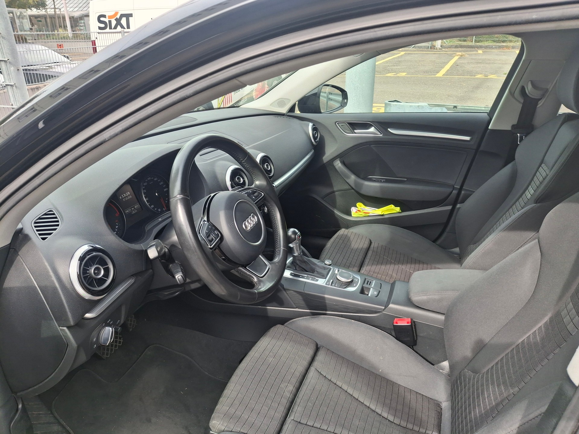 AUDI A3 Limousine 2.0 TDI Ambition S-tronic-image-18
