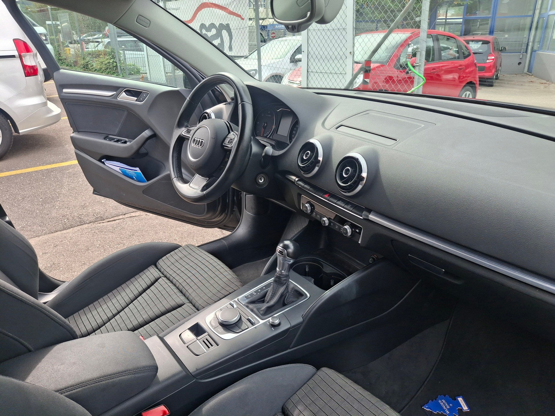 AUDI A3 Limousine 2.0 TDI Ambition S-tronic-image-27