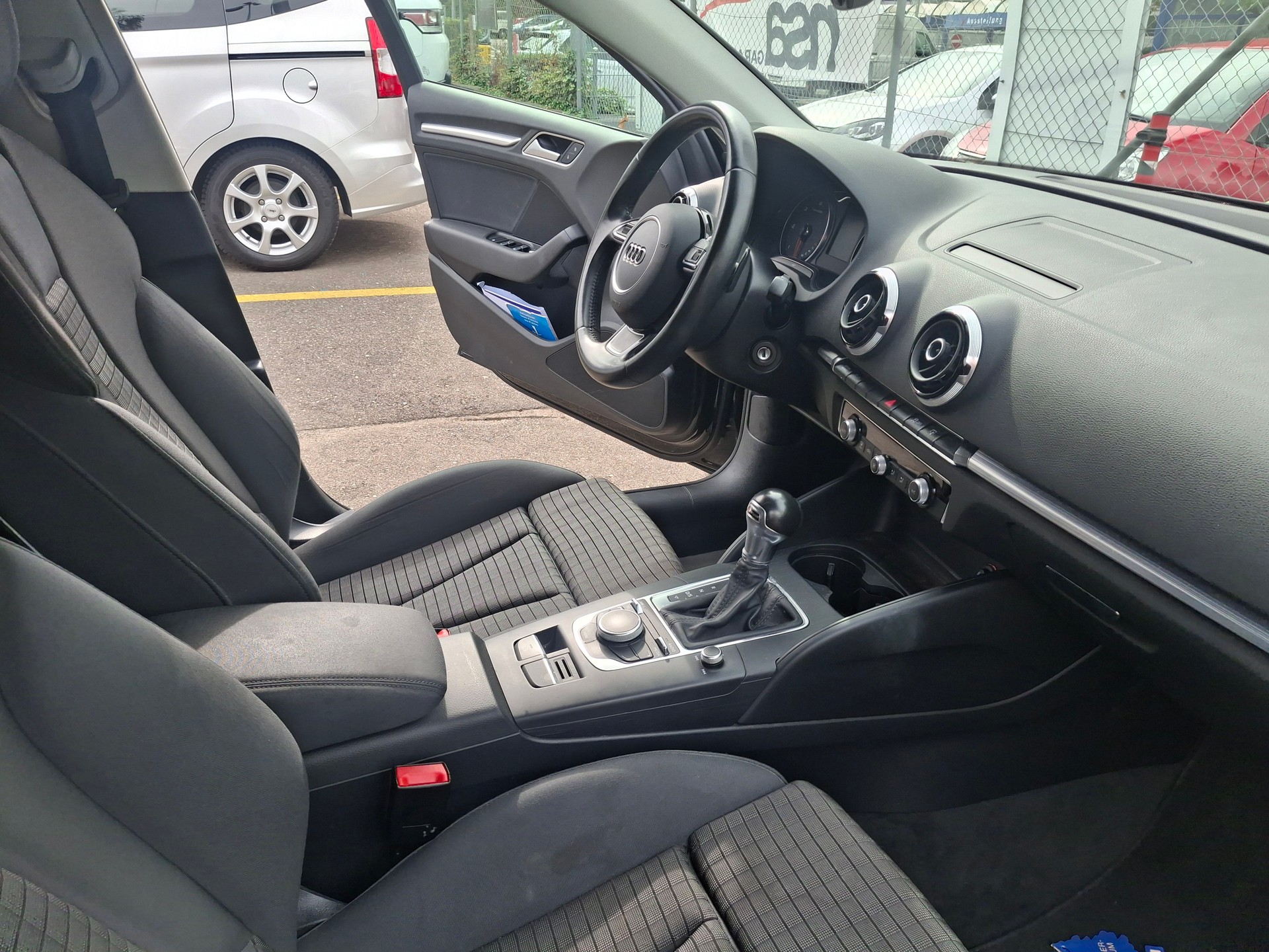 AUDI A3 Limousine 2.0 TDI Ambition S-tronic-image-21